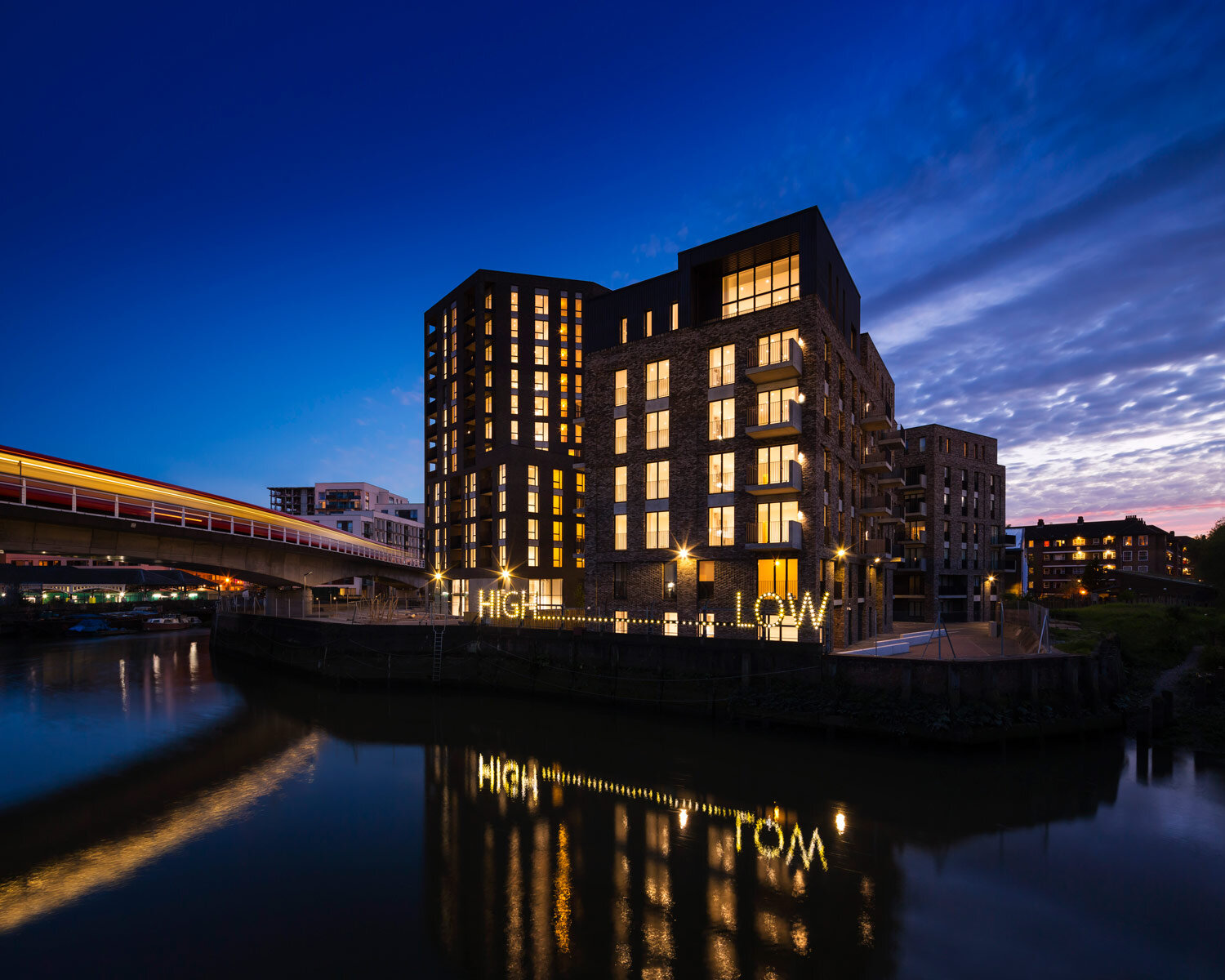 architectural-nightshot-of-faircharm-in-deptford