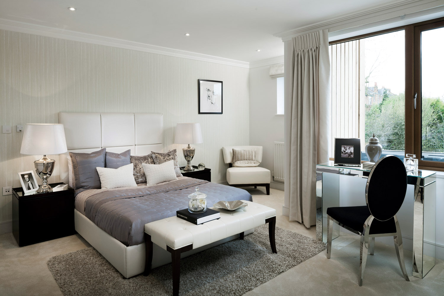 luxury-bedroom-with-dressing-room