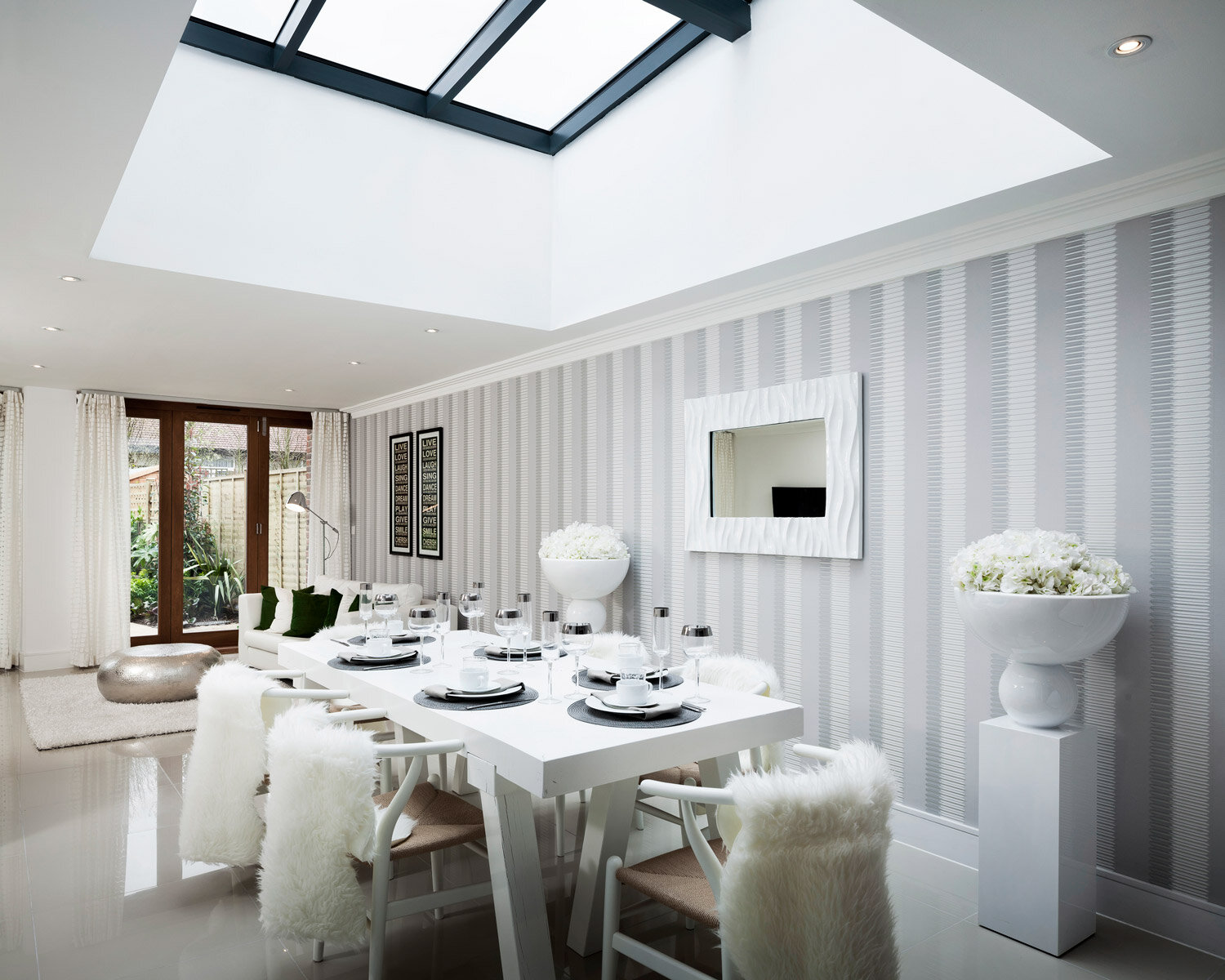 martin-grant-homes-in-south-london-large-dining-room-with-skylight