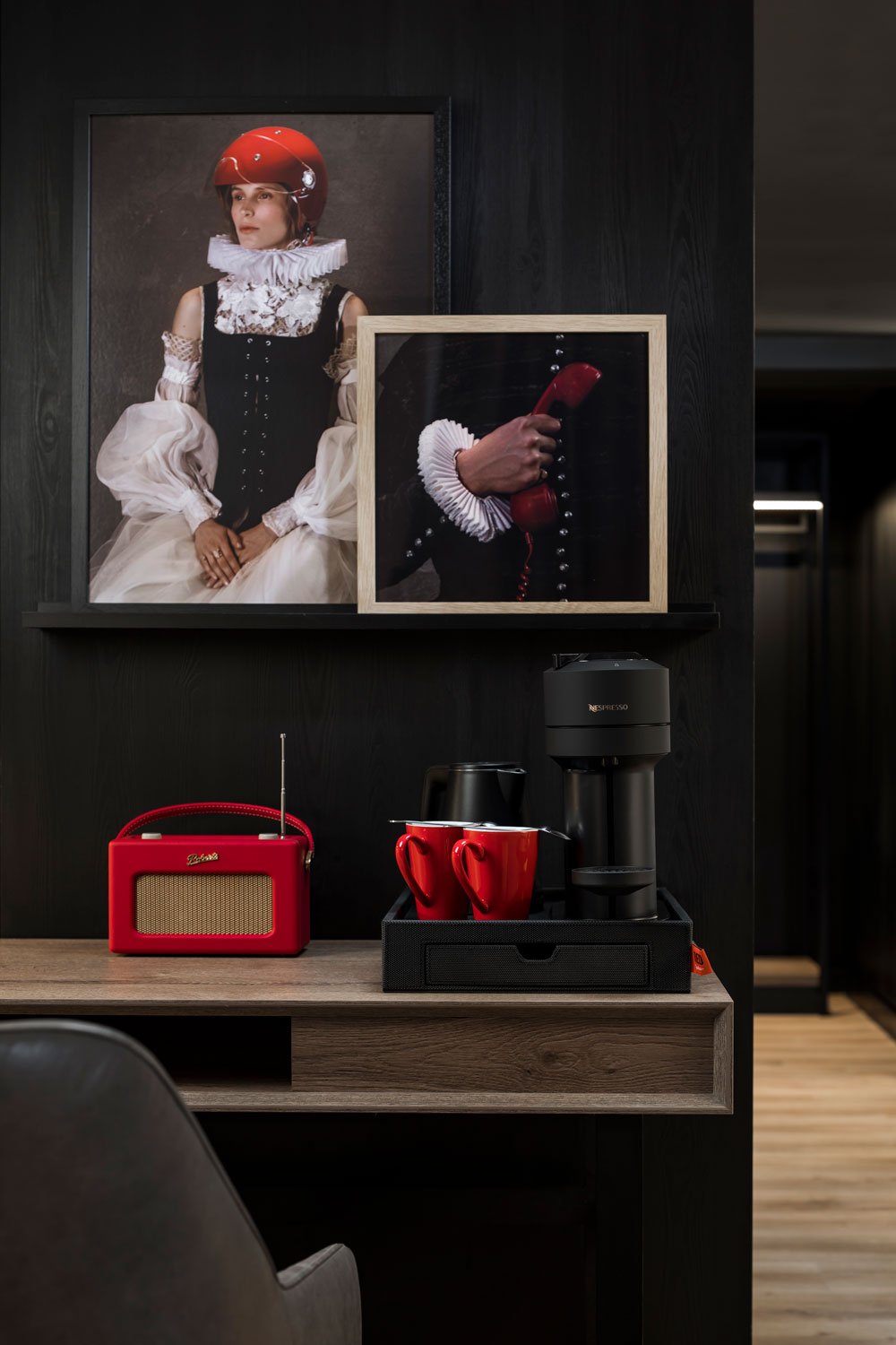 hotel-art-work-photography-red-radisson.jpg