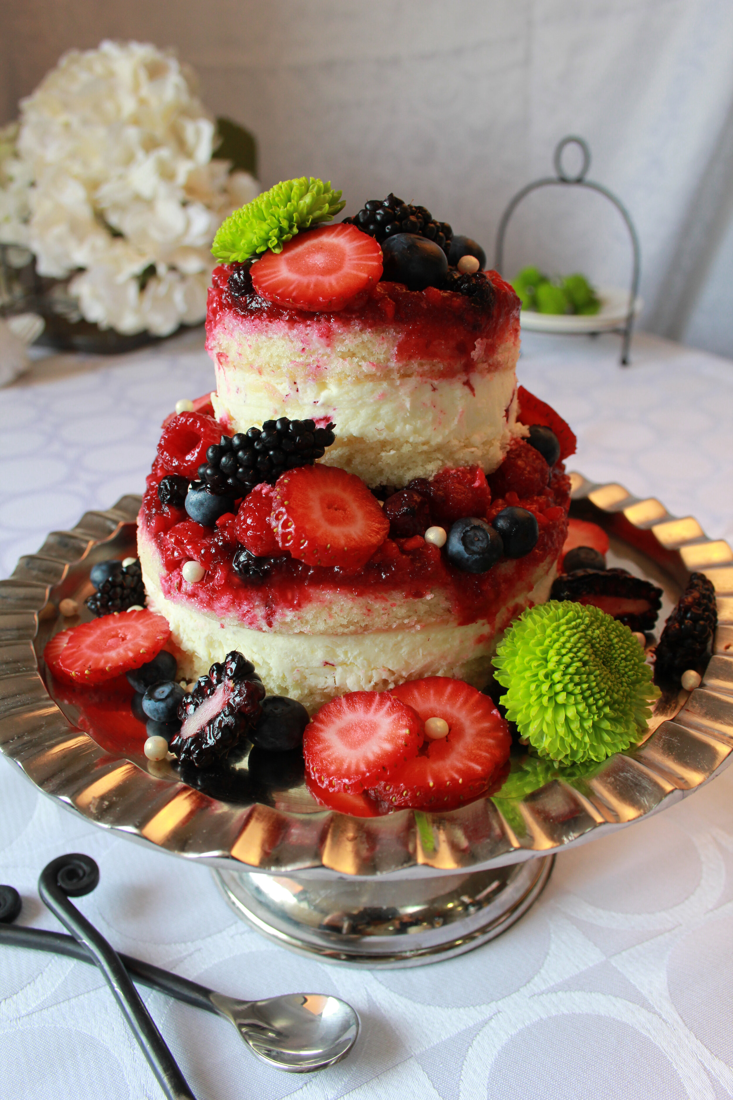 Berry Burst wedding cake.jpg