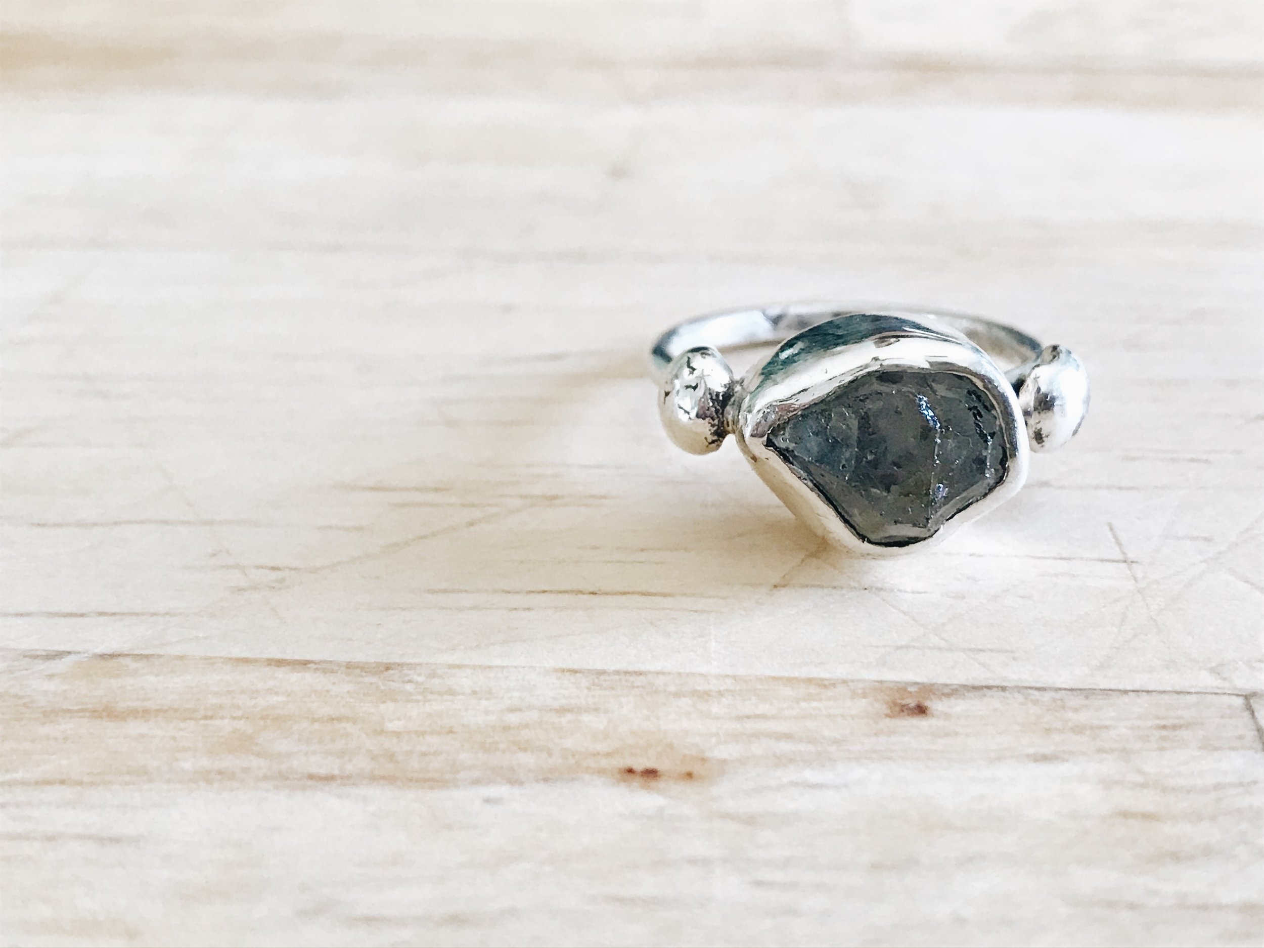 lovinganvil-brujita-de-primavera-little-quartz-iv-close.jpeg