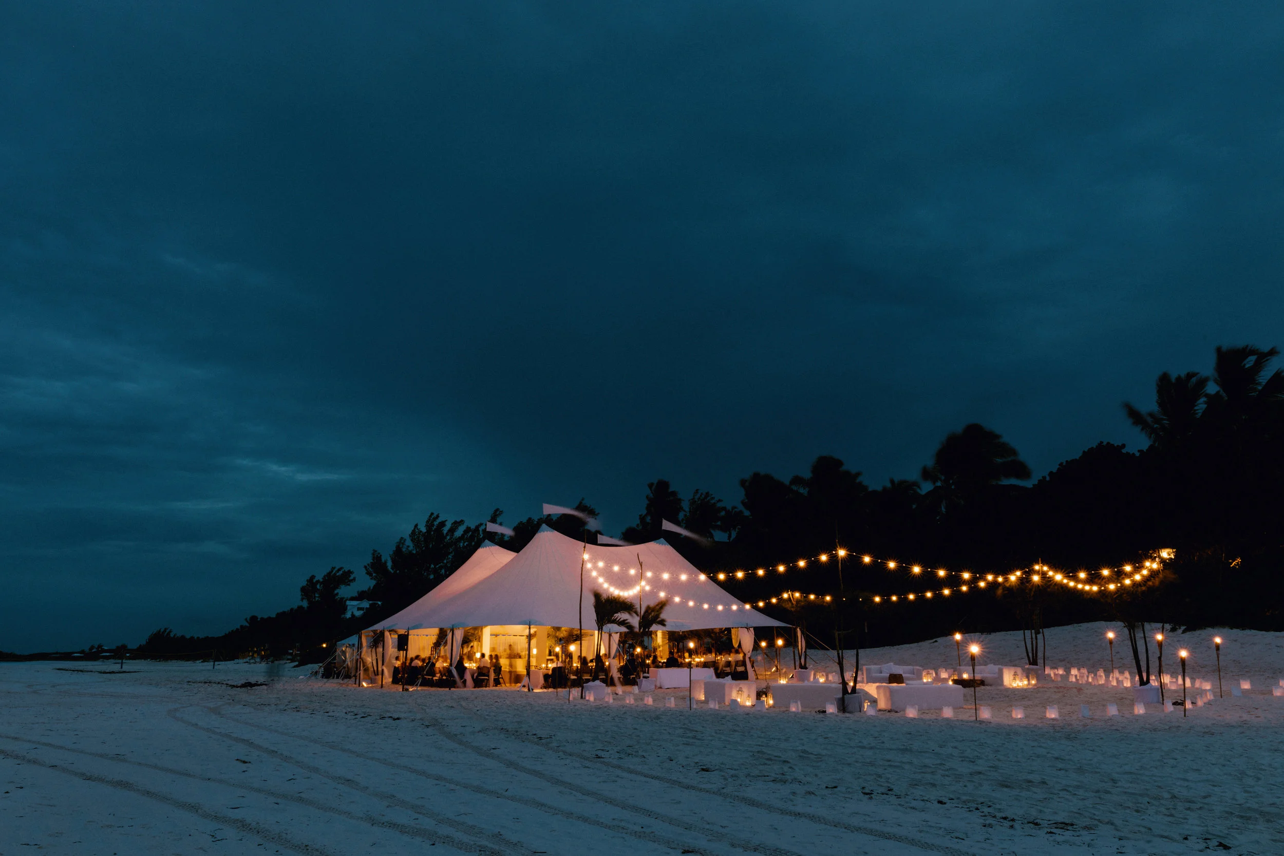 EMILY + STUART || HARBOUR ISLAND, BAHAMAS