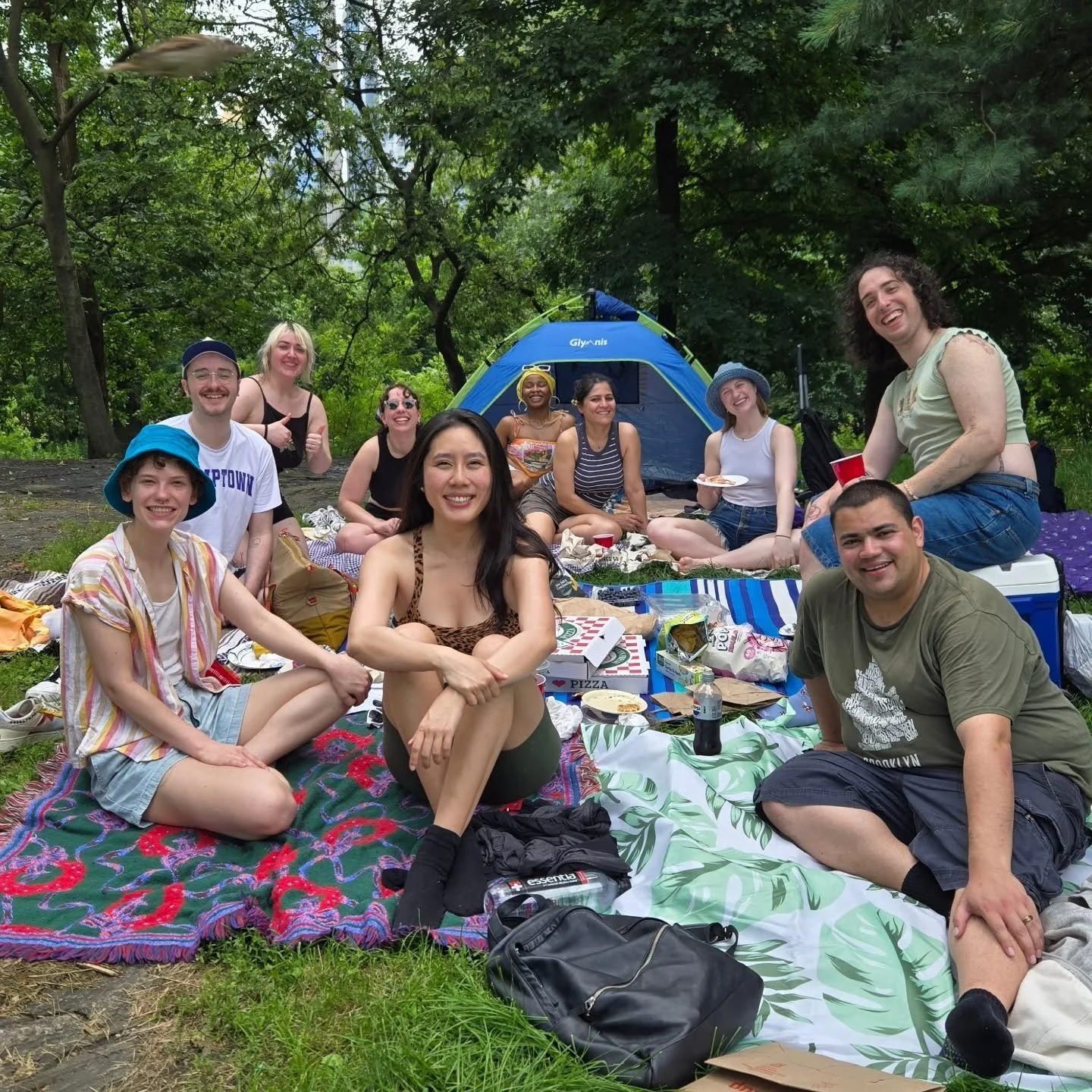 We celebrated our 12th birthday this weekend with a lovely picnic in Central Park! Grateful to our HIDiot community for the best kick-off to the summer 💛

Swipe to see a close up of our photo-bomber 🐦&zwj;⬛

#HamletIsntDead #Hidiots #Shakespeare #N