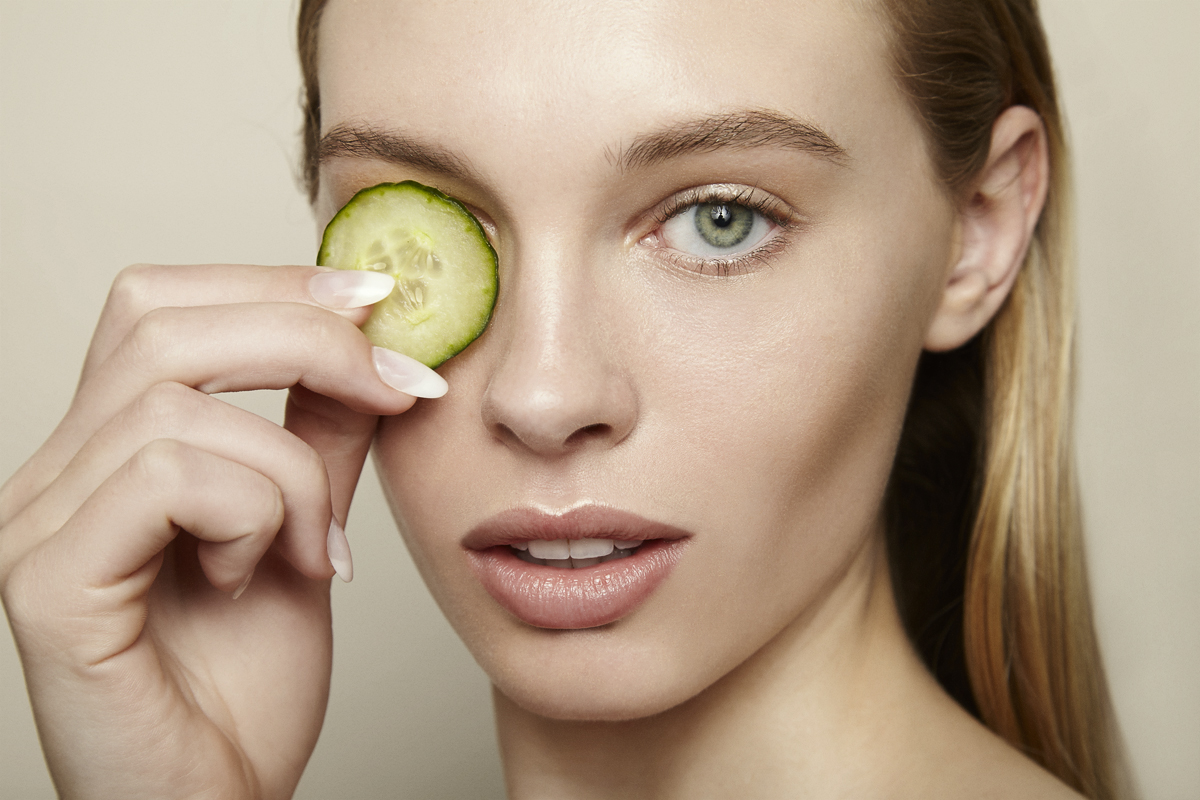 041917_AdvertBeauty_0101_Hannah_email.jpg