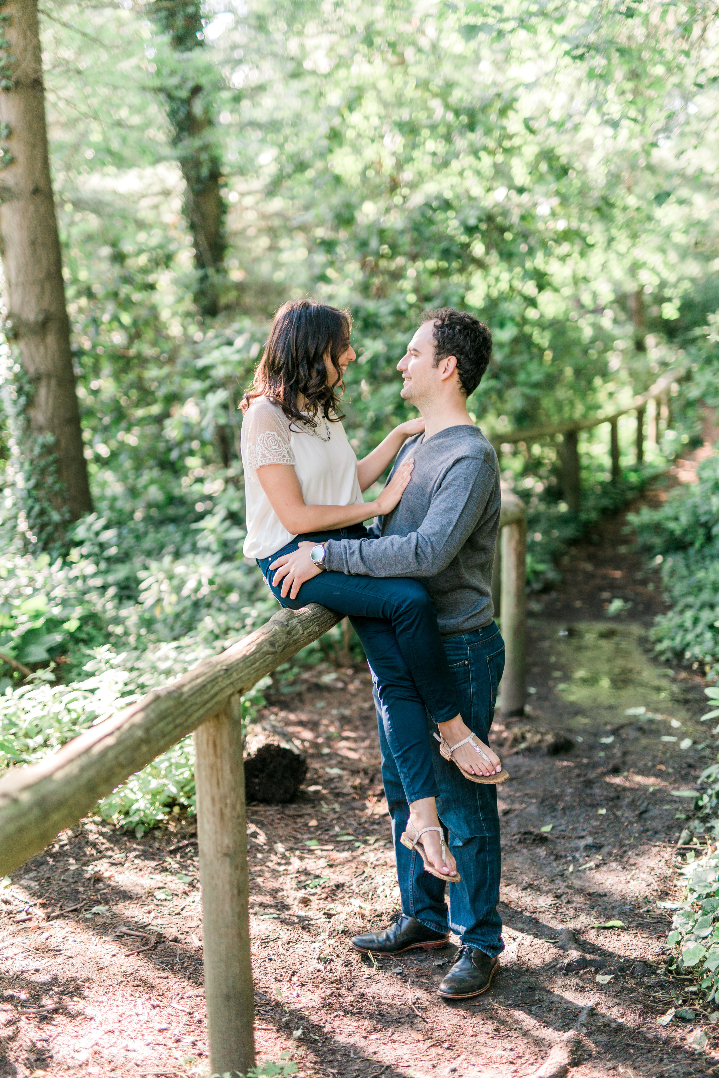 DanielleGiroux_MiyaViktoEngagementSession_EdwardsGardens_3165.jpg