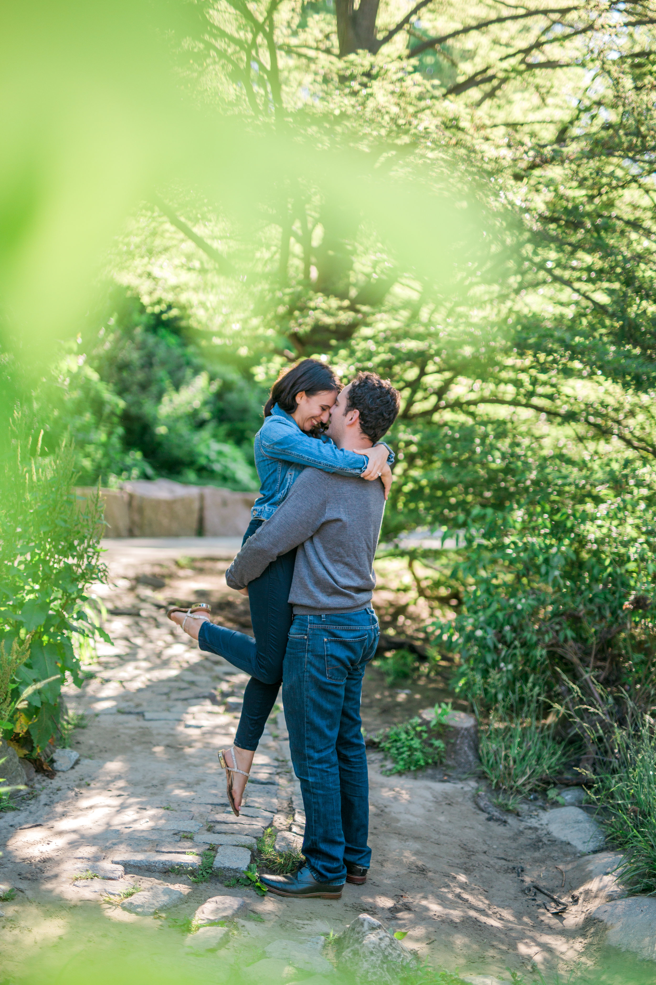 DanielleGiroux_MiyaViktoEngagementSession_EdwardsGardens_3334.jpg