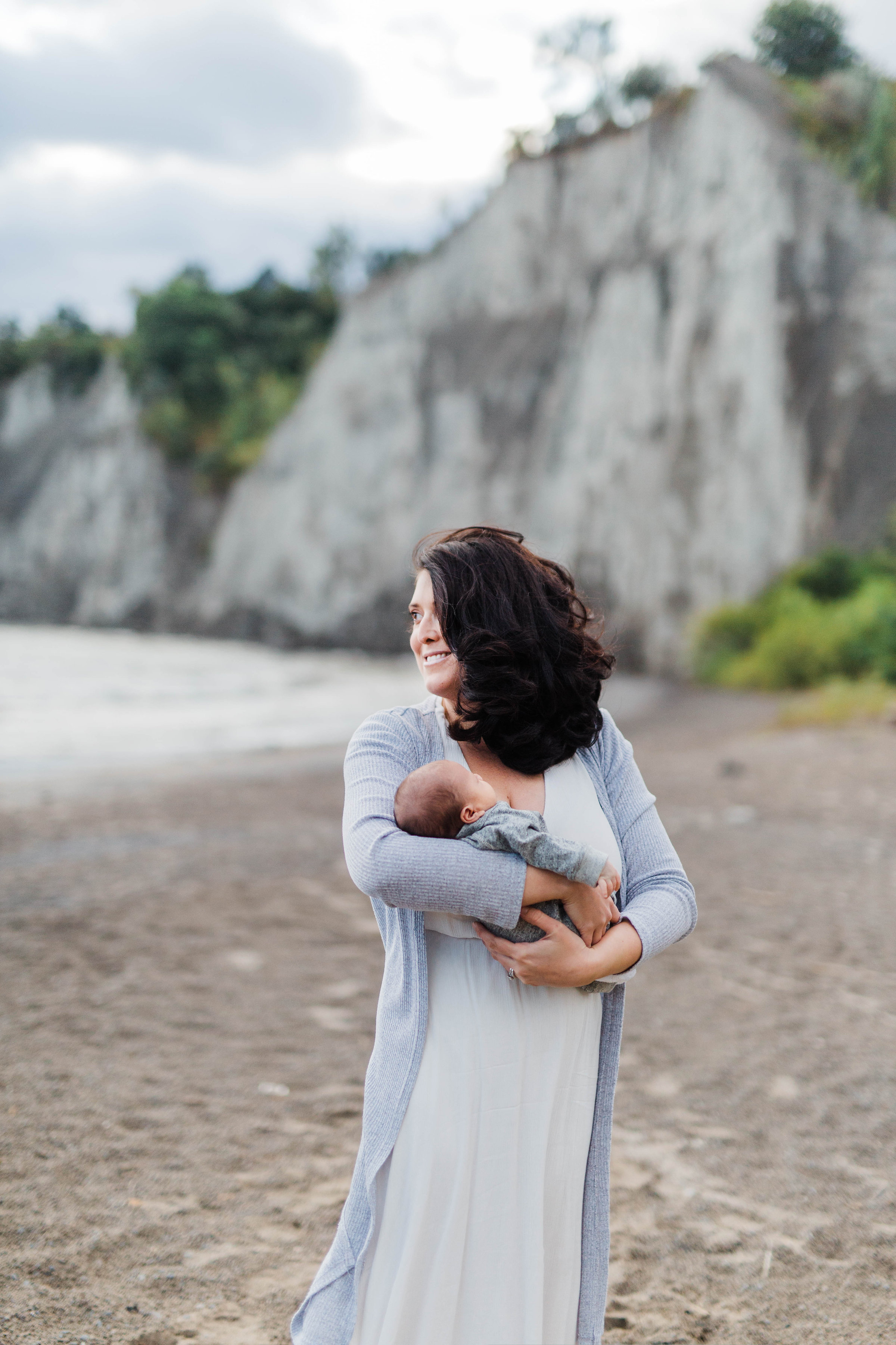 Danielle-Giroux_Lindsay-Sunil_Newborn-Session_Scarborough-Bluffs_-0030 (1).jpg