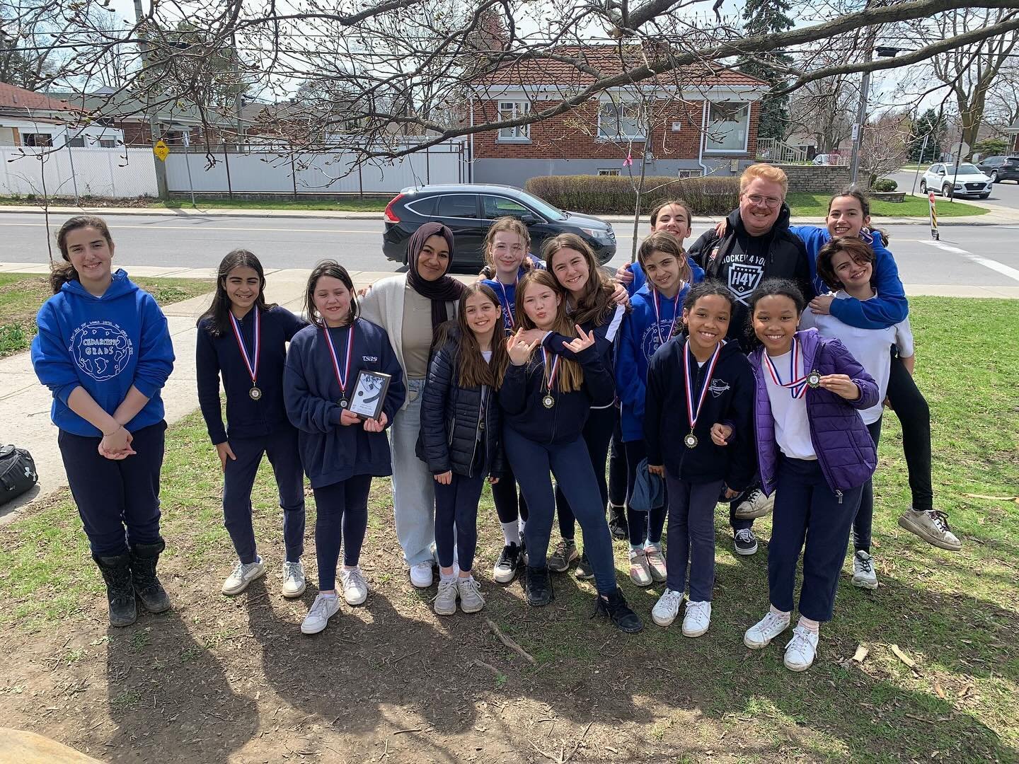 Yesterday, in #Montreal, we wrapped up another great season of hockey with Cedarcrest Elementary School!!🏒🙌🏽 Good luck in high school next year and we are excited for another great season in 2024-25!

We want to say a big thank you to our teachers