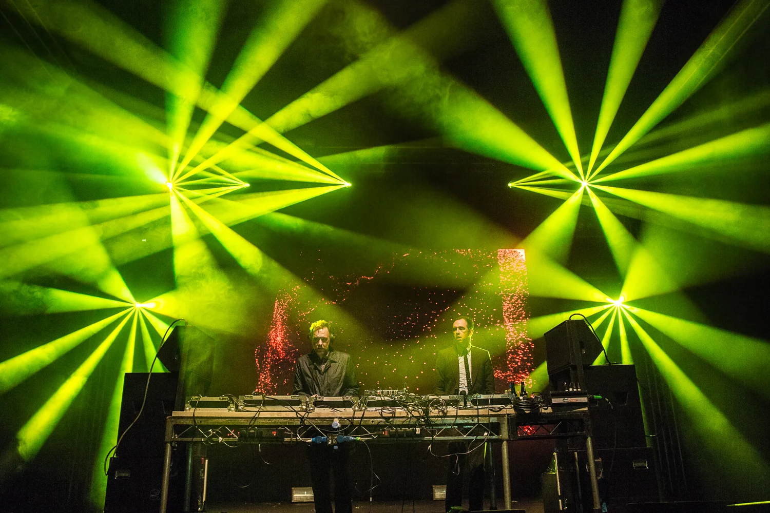 2ManyDJs