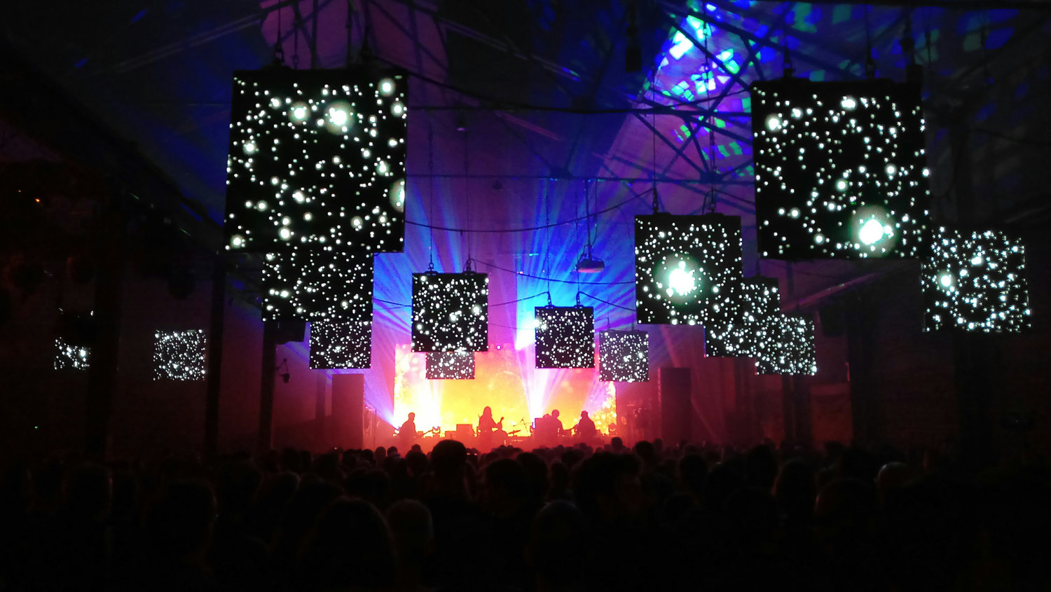 Jane-Weaver-Crowd-&-Visuals-Liverpool-Festival-Of-Psychedelia-2017+(1).jpg