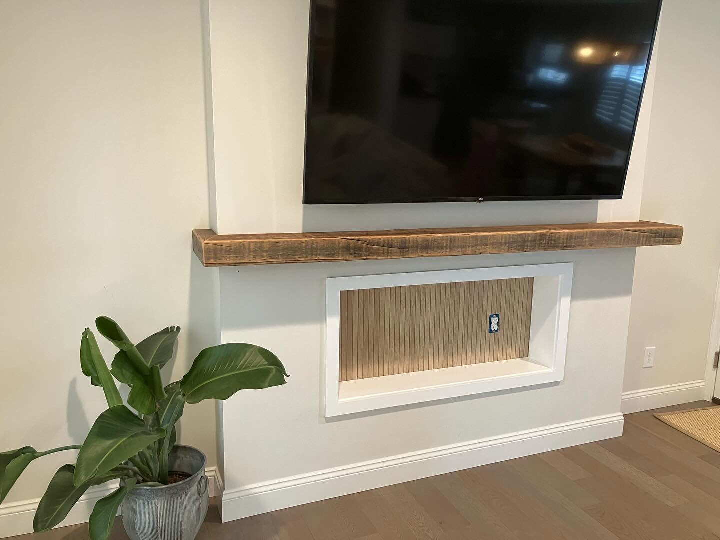 Wrap around mantle and a nook where there was an electric fireplace&hellip; for a long time and loyal customer!

Garden State Surf and Art
8101 Long Beach Boulevard
Long Beach Township, NJ 08008

DM: @gardenstatesurf 
Email: gardenstatesurf@gmail.com