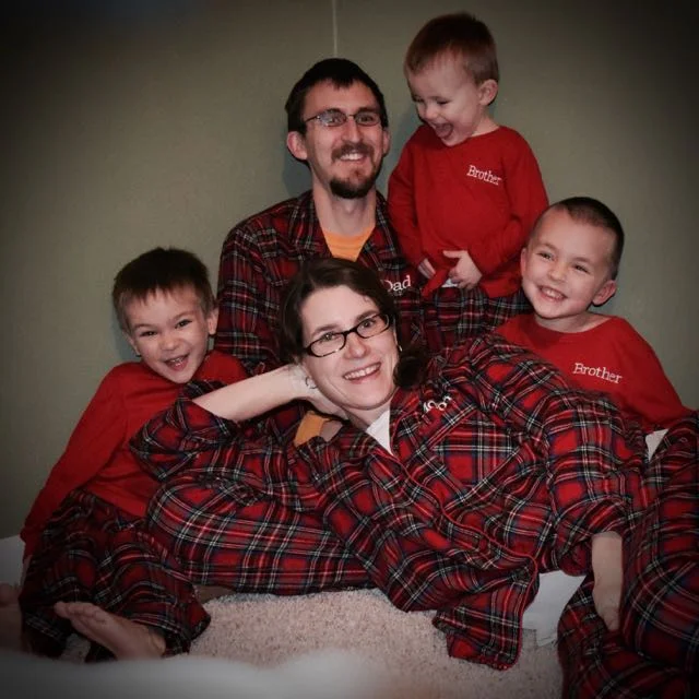 Fam in PJs