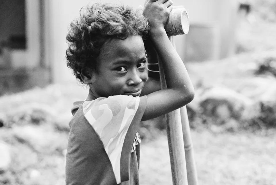  7000 Islands. 102 million People   Discover &amp; Serve  
