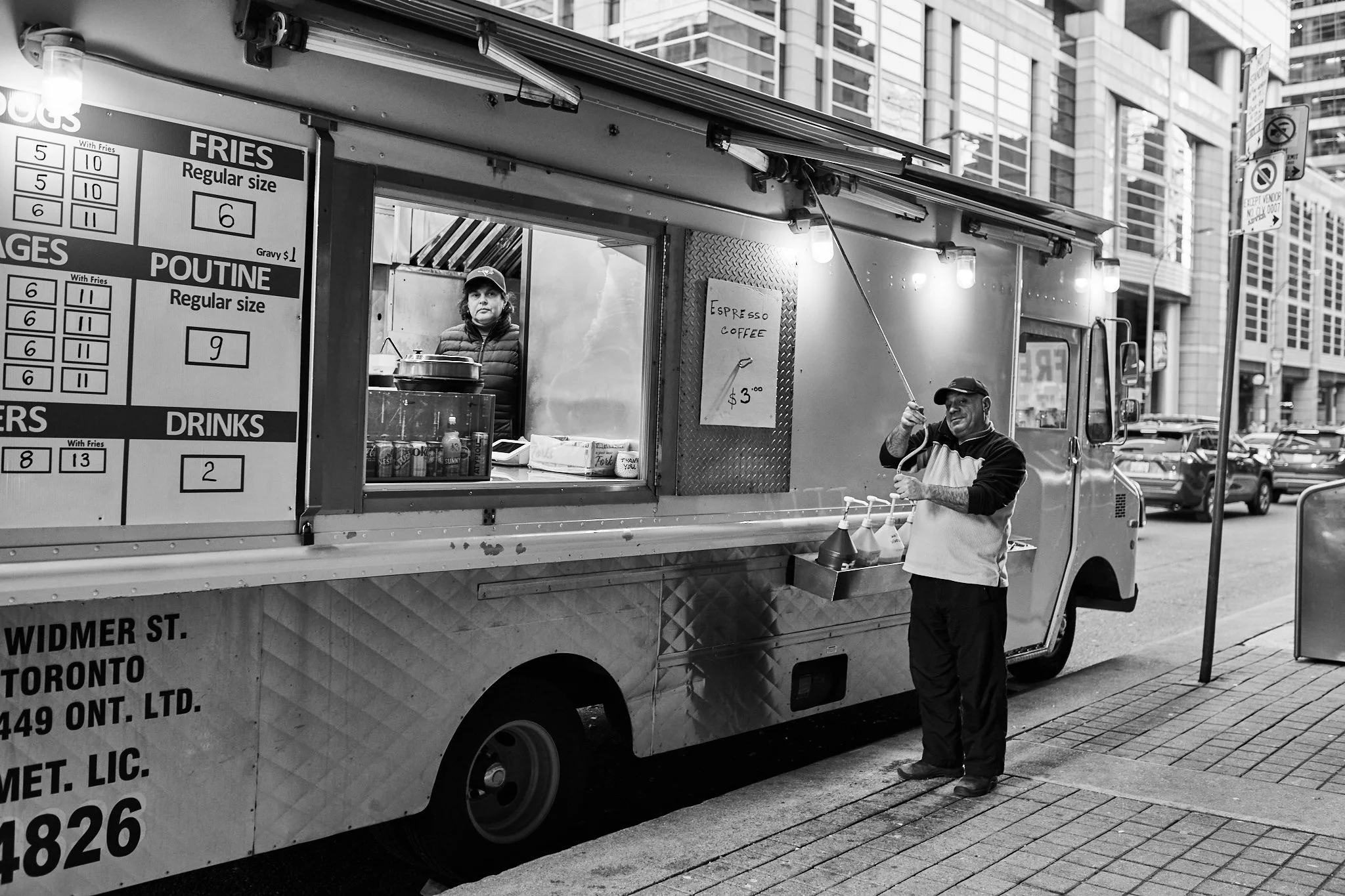 toronto_april_street_03.jpg