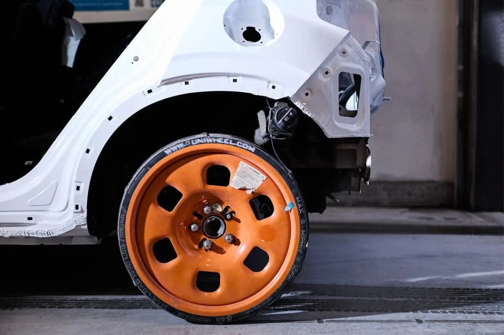 WORKPLACE-PHOTOGRAPHY-AUTOBODY SHOP.jpg