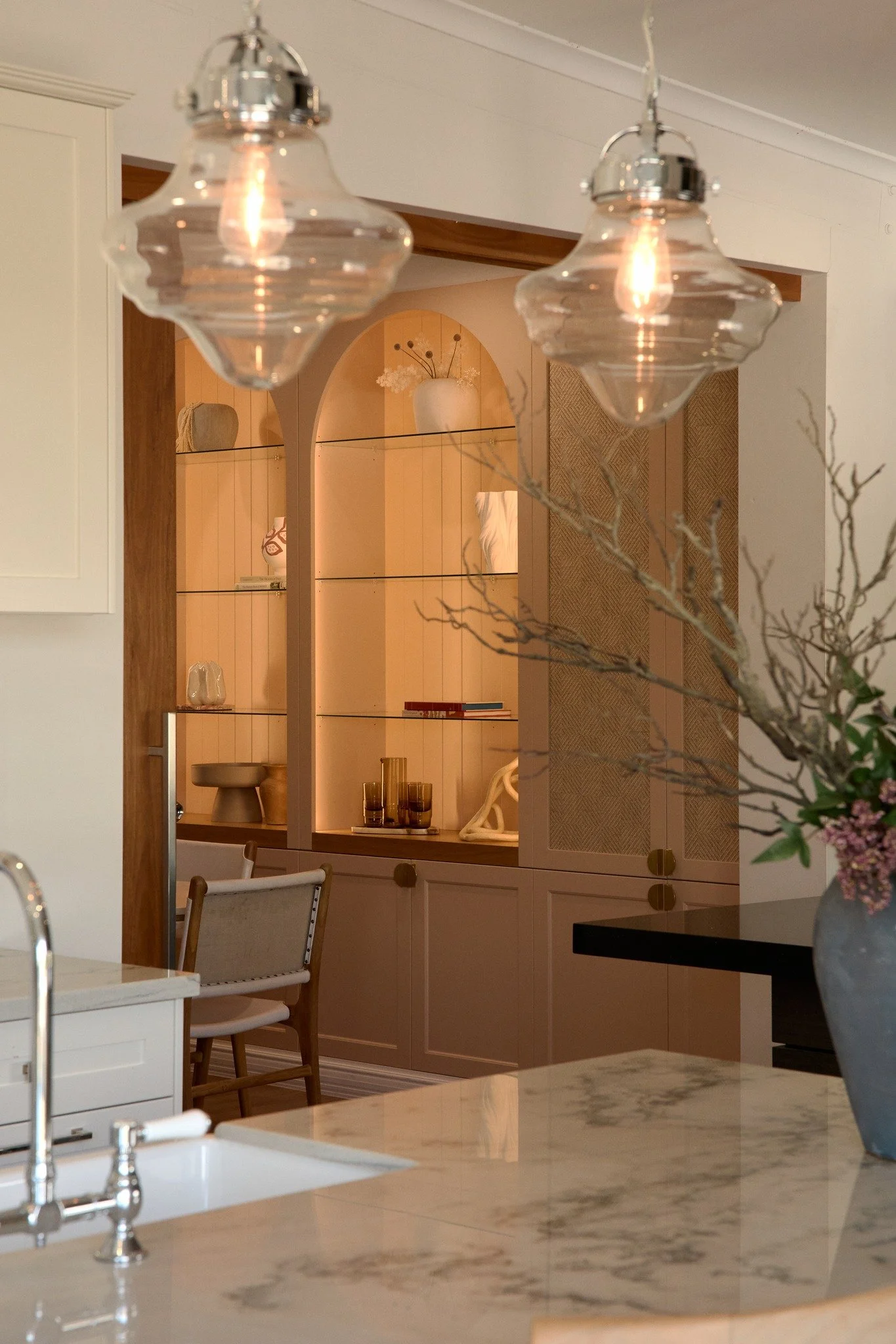 Where design ideas come to life. 

Our Noosaville showroom features a curated selection of kitchen, bathroom, and laundry displays showcasing the latest materials, finishes, and appliances. A space designed to inspire your next project.

Book a consu