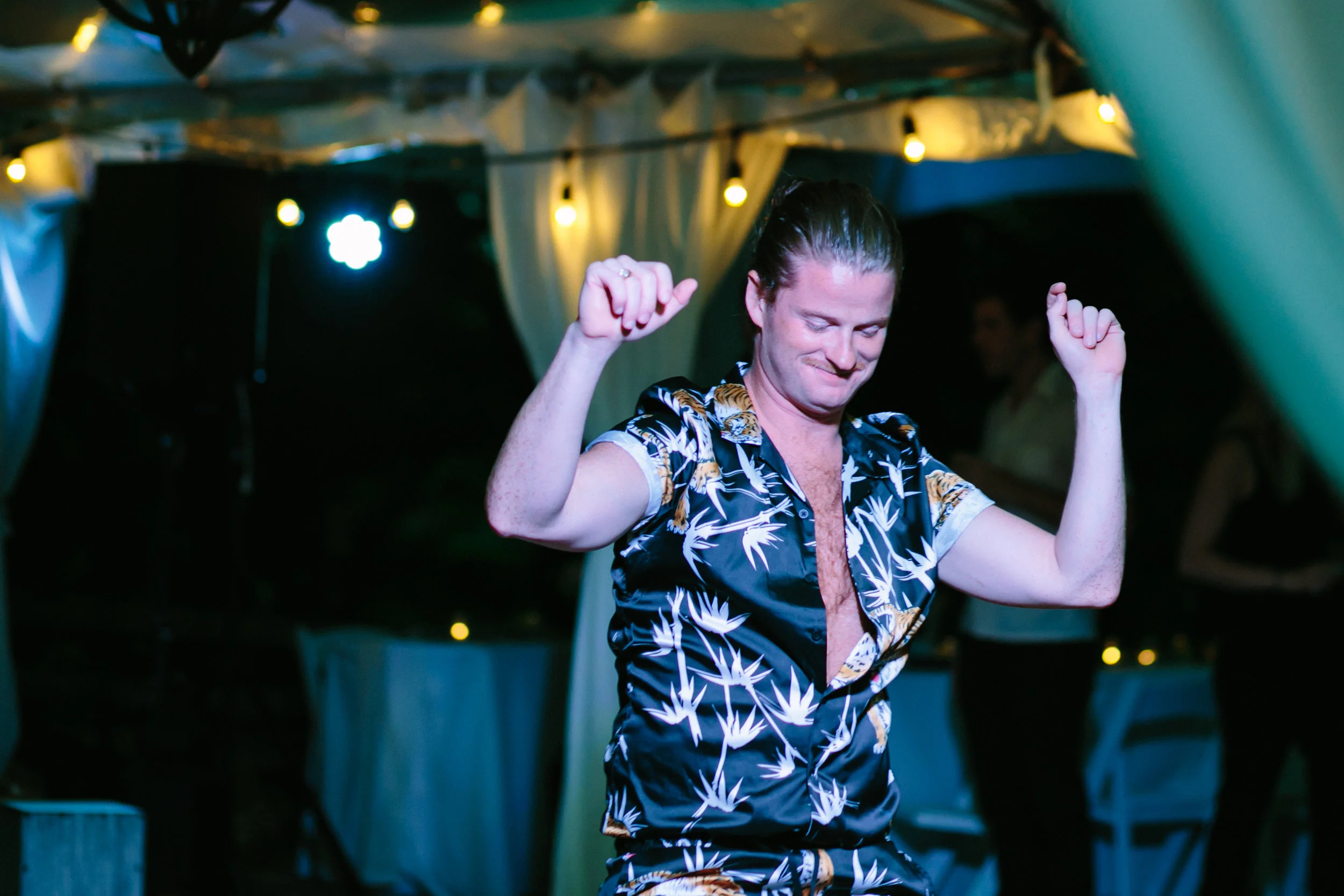 T&A-Georgian-Bay-Meaford-Wedding-Photographer-©KateHood.com-2017-9-Dancing-1.jpg
