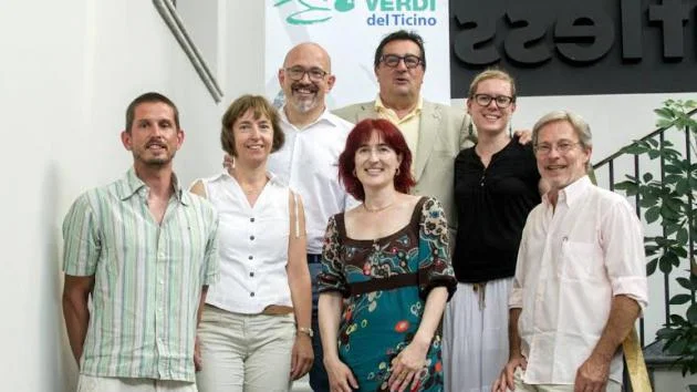 Foto Ti-Press (da sin. Andrea Stephani, Claudia Cappellini Tarolli, Sergio Savoia, Tamara Merlo, Franco Denti, Elisabetta Gianella e Pierre Zanchi; assente Claudia Crivelli Barella)