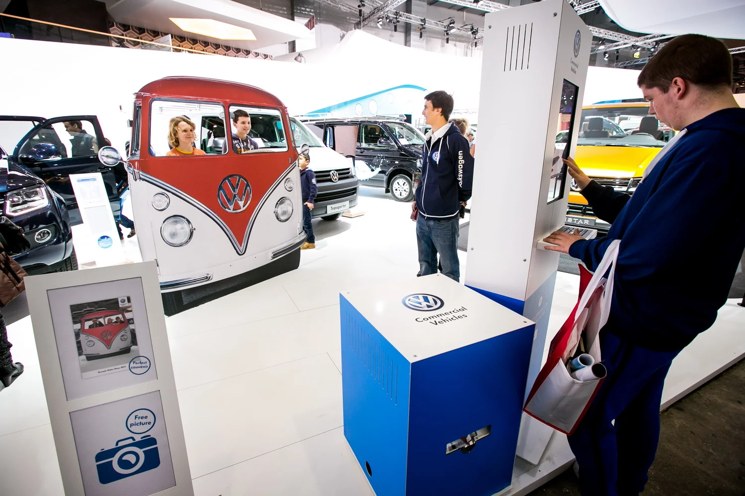 VW (CVI) @ Brussels Motor Show 2015