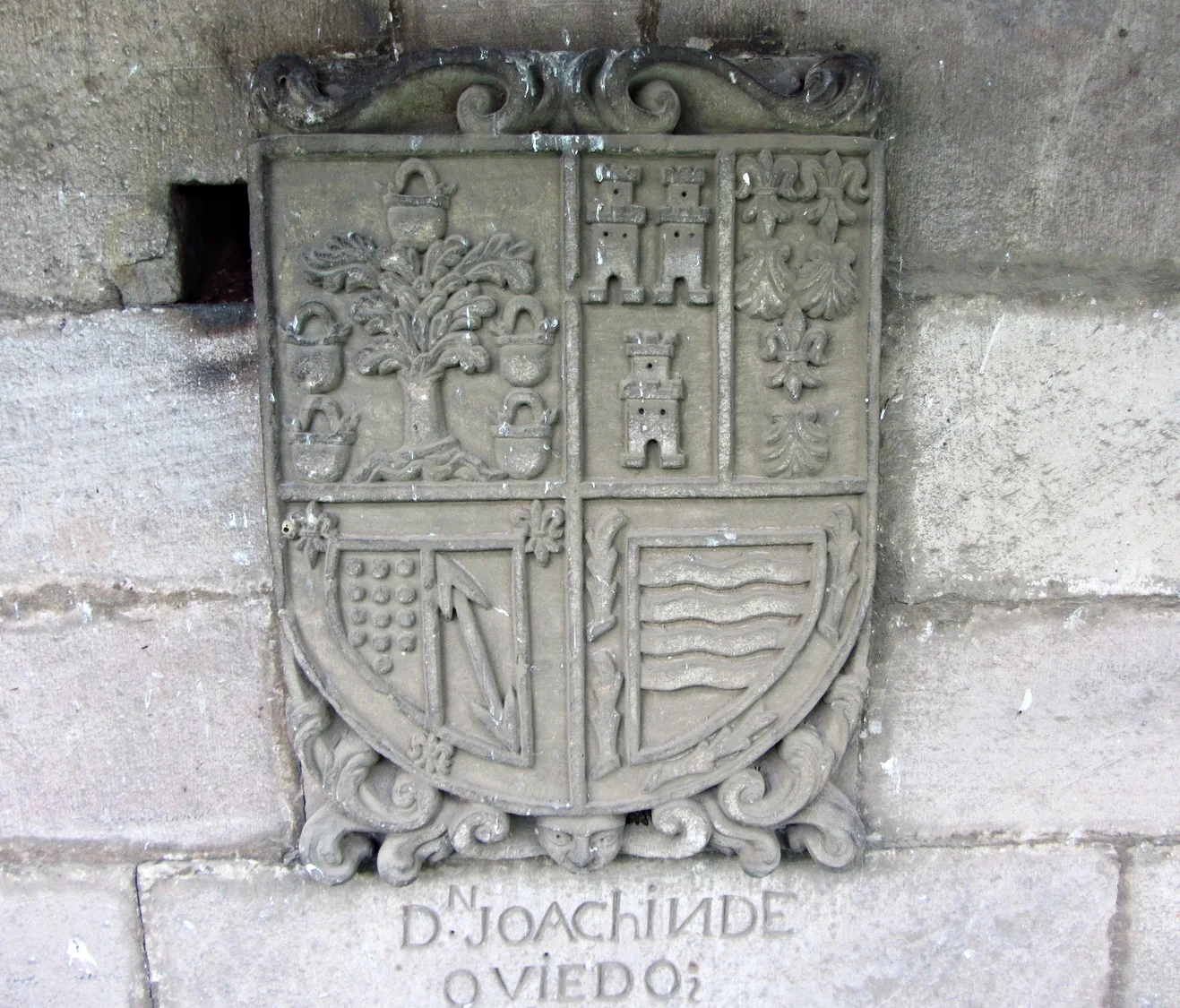 Epigrafía. Inscripción de la clave del arco.