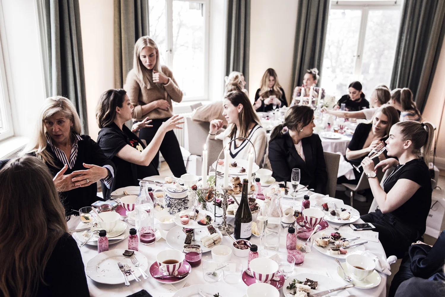 Afternoon tea Corner room, press release