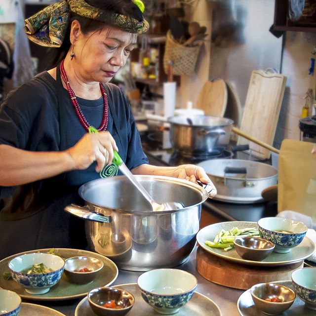 Kuching supper club. Jungle Food prep