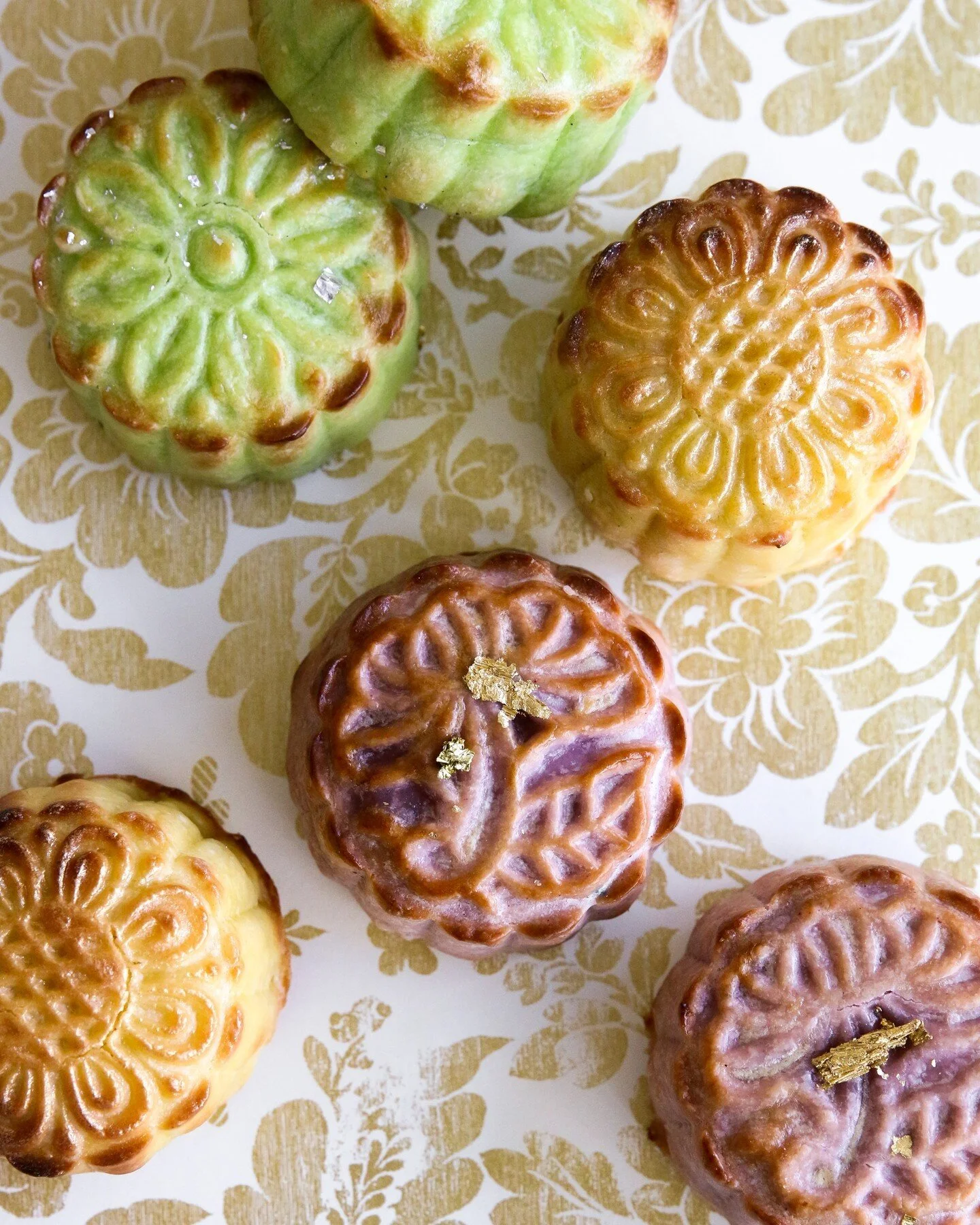 Mid-Autumn Festival is just over a week away! 🥮 Celebrate with us with our collection of mooncakes, the return of the Peking duck croissant (available exclusively at #LightUpChinatown next weekend), and our mango cr&ecirc;pe croissant.⁠
⁠
TODAY Frid