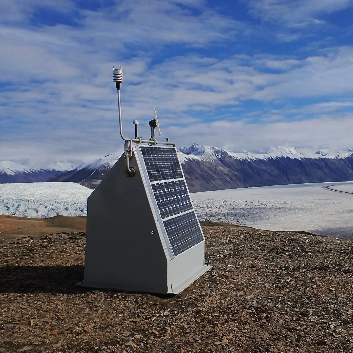 The making of Stations Part 2: ⁣
The EarthScope Experiment⁣
⁣
Imagine my utter astonishment and delight when I learned that there just happened to be 280 highly sensitive ground recording devices already in place across every section of the state. ⁣
