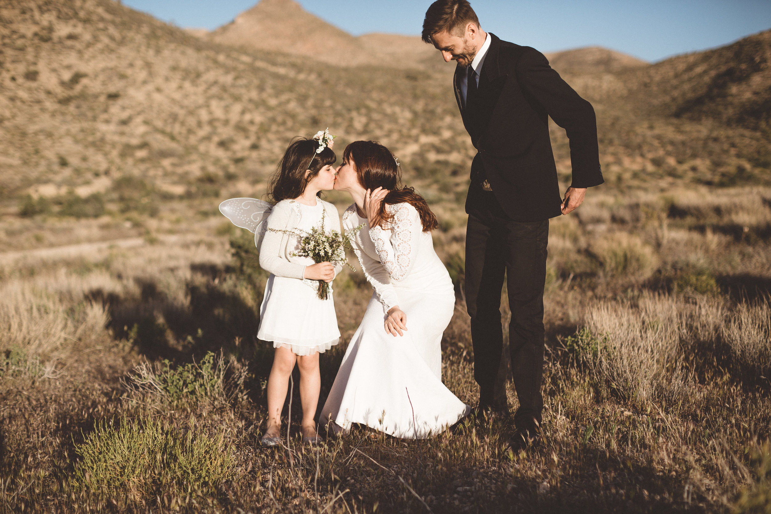 004A0486pop-up-wedding-las-vegas-mountains.jpg