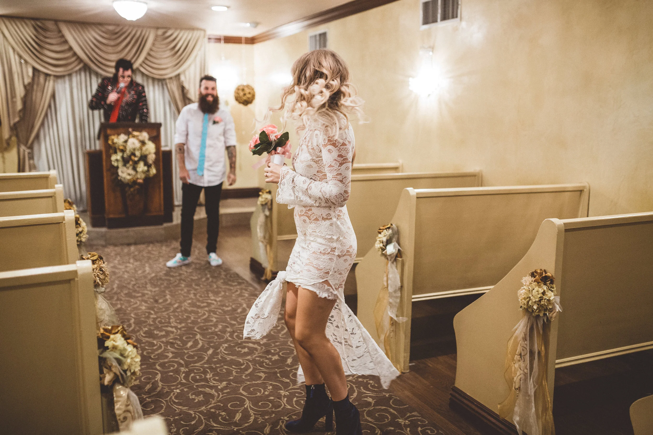 jamie-and-daniels-very-vegas-elopement9.jpg