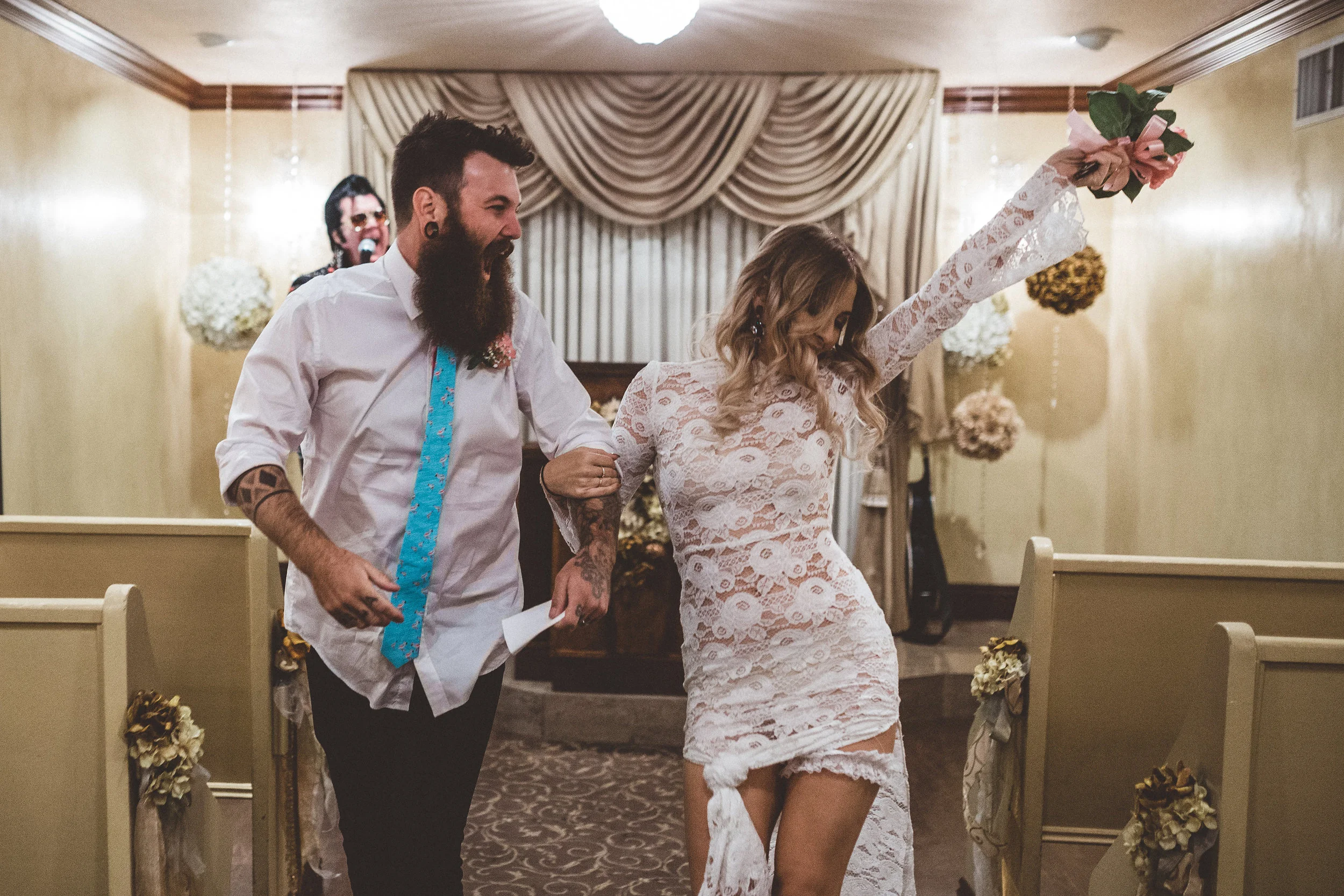 jamie-and-daniels-very-vegas-elopement12.jpg