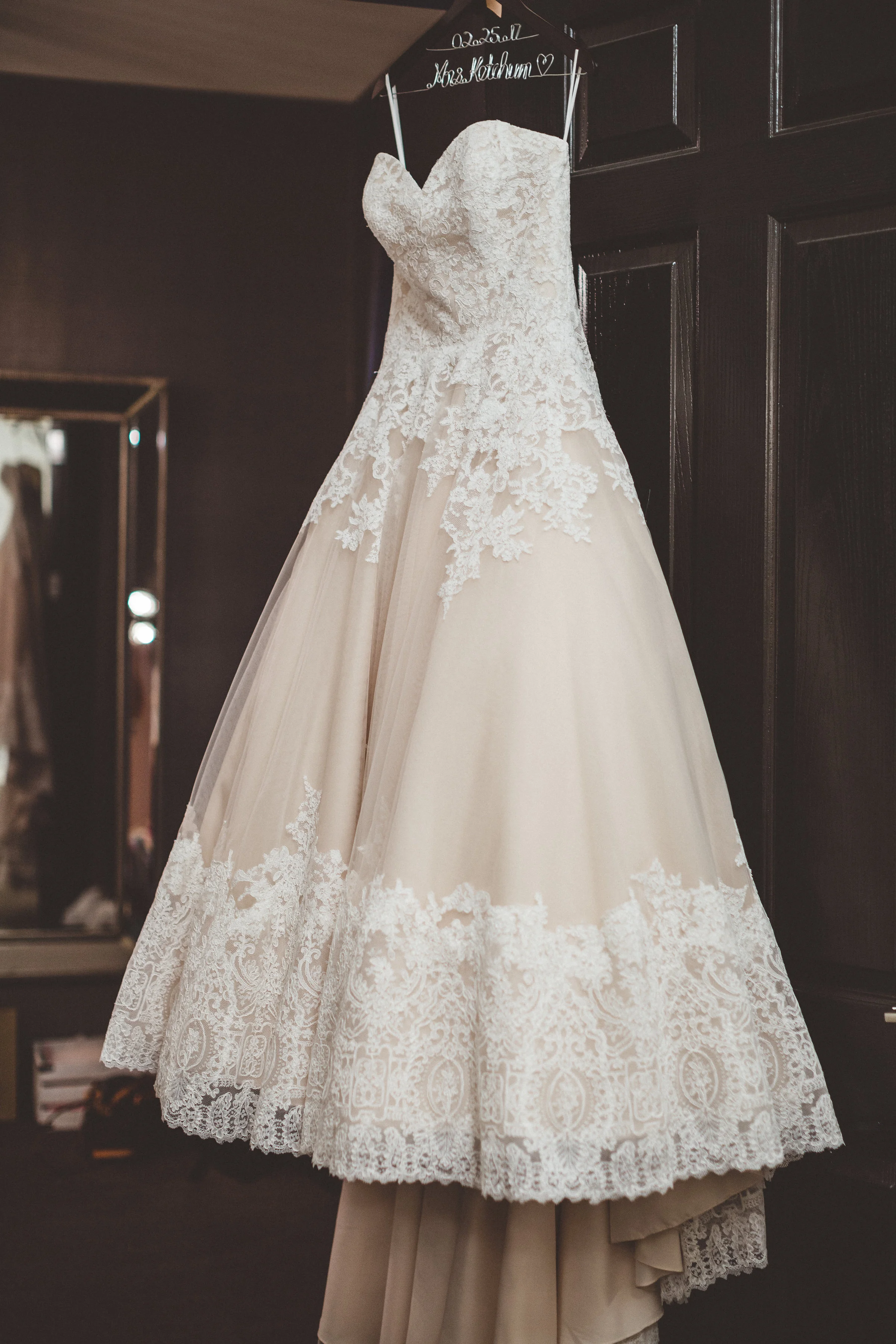 lindsey-and-ryan-intimate-winter-wedding1.jpg
