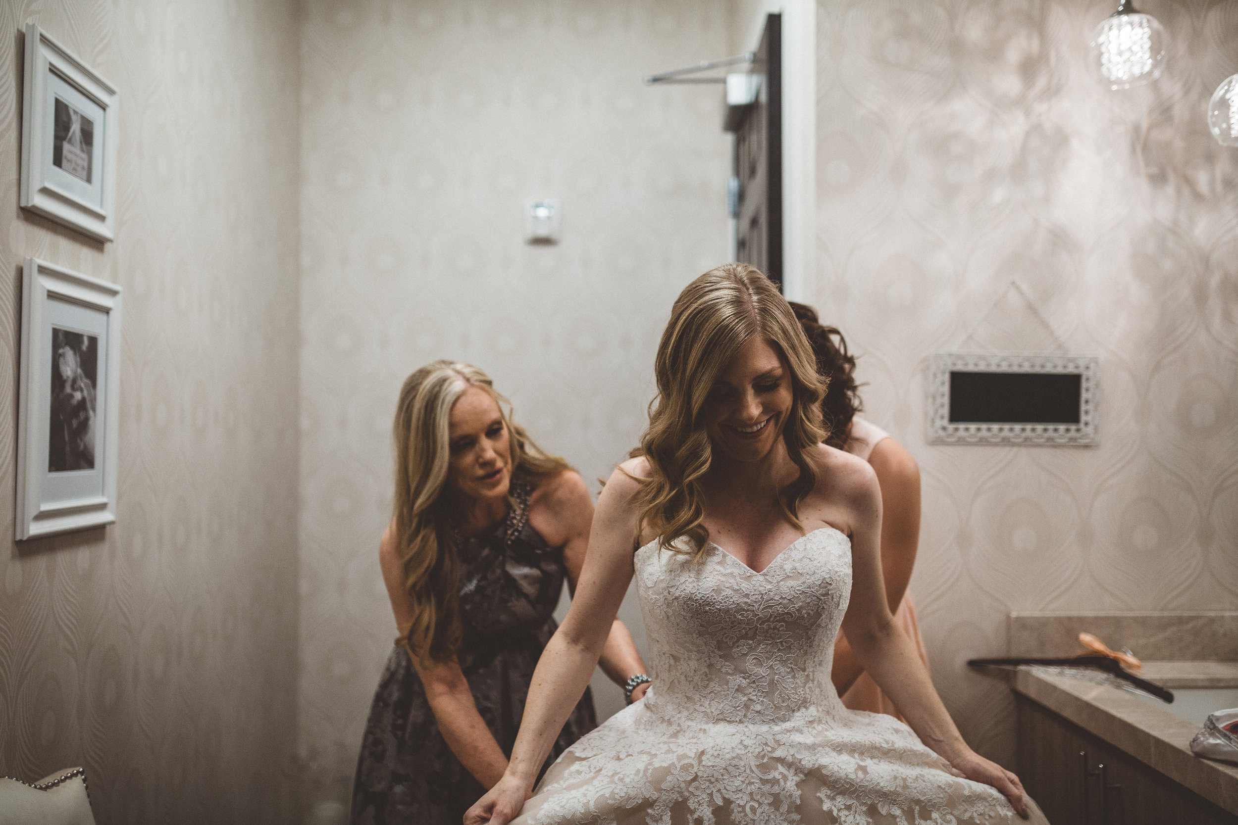 lindsey-and-ryan-intimate-winter-wedding6.jpg