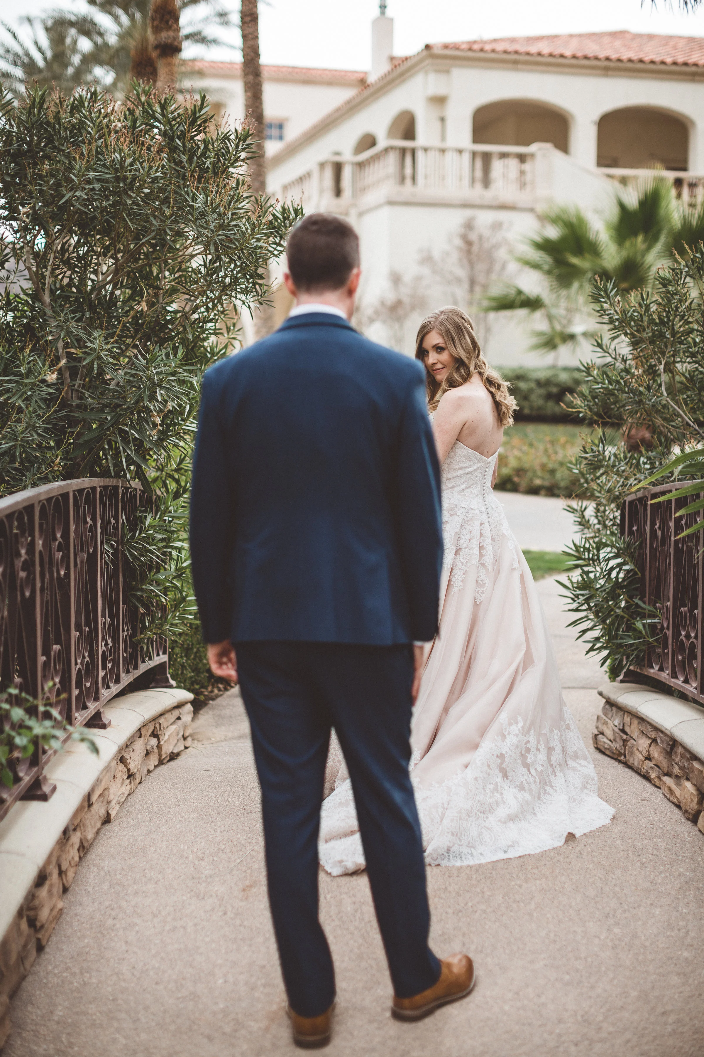 lindsey-and-ryan-intimate-winter-wedding15.jpg