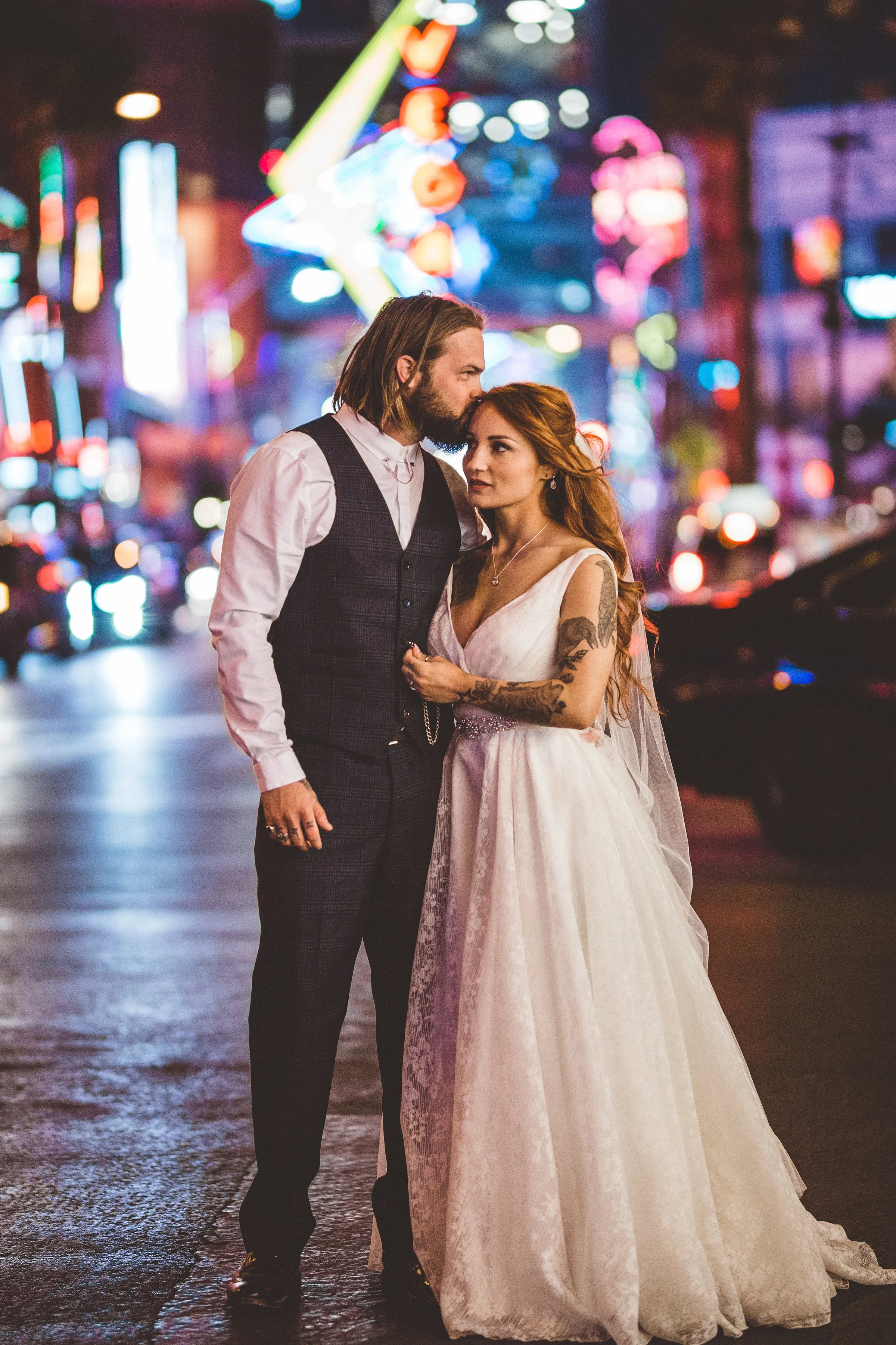 nicoletta-and-adams-rad-las-vegas-desert-elopement43.jpg
