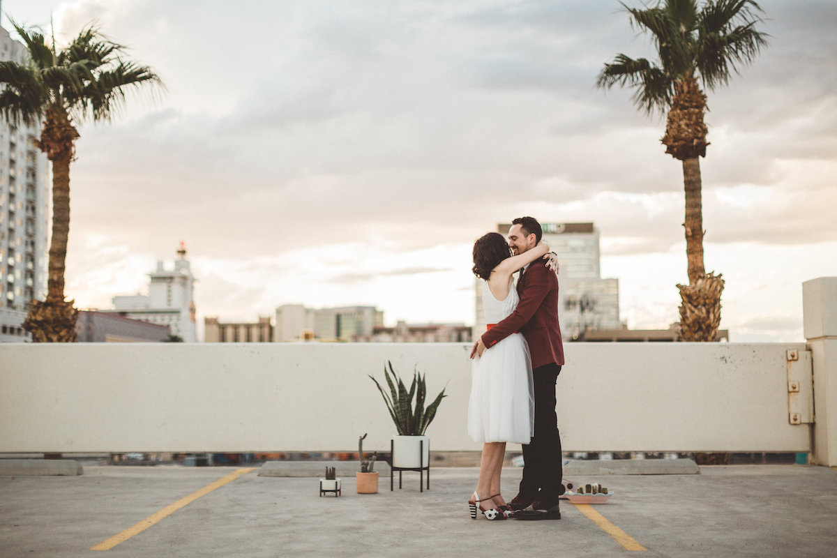 004A6130-downtown-las-vegas-rooftop-elopement.jpg