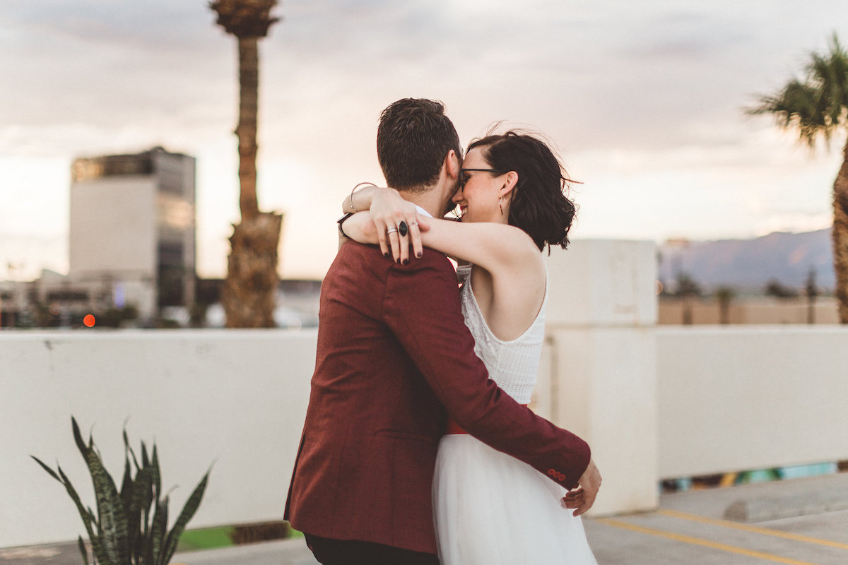 004A6240-downtown-las-vegas-rooftop-elopement.jpg