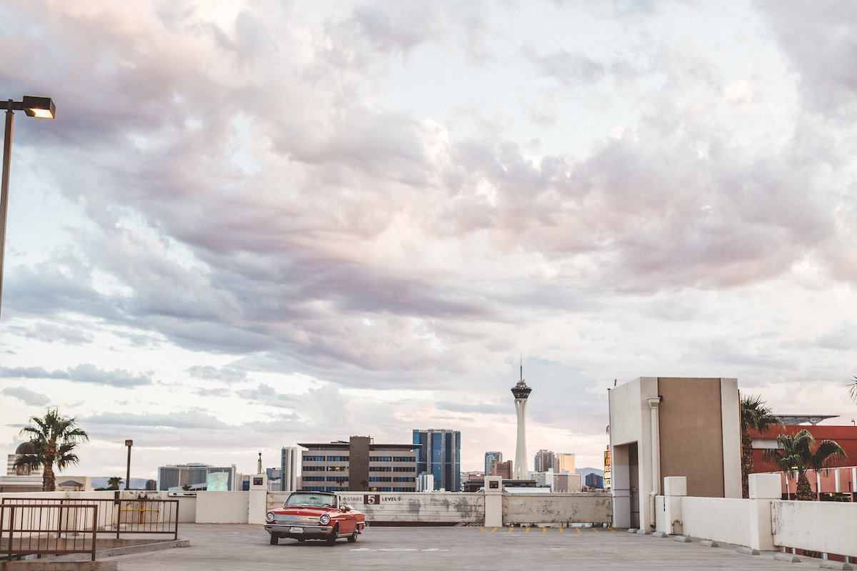 004A6299-downtown-las-vegas-rooftop-elopement.jpg