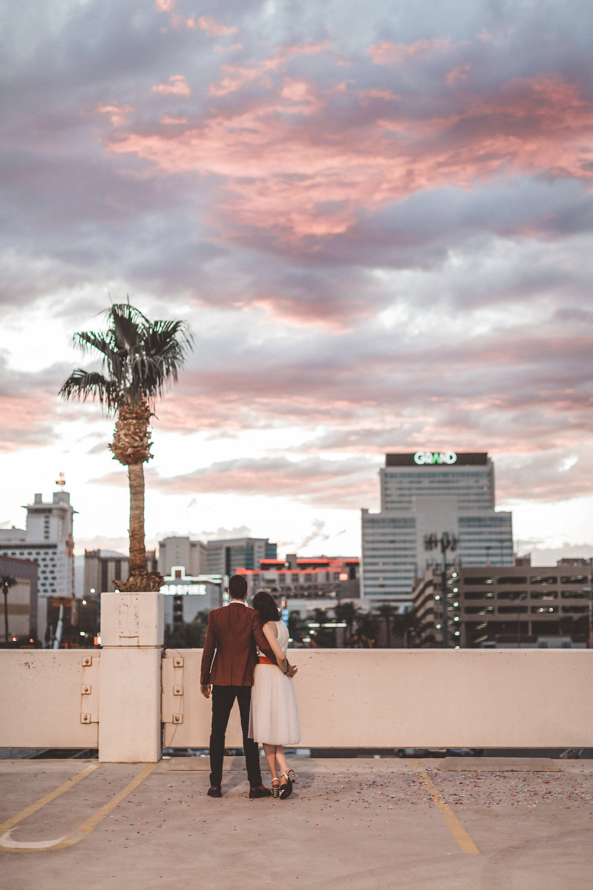 004A6446-downtown-las-vegas-rooftop-elopement.jpg