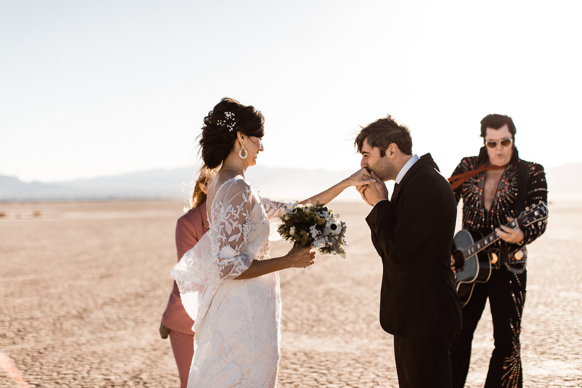 the desert elvis elopement27.jpg