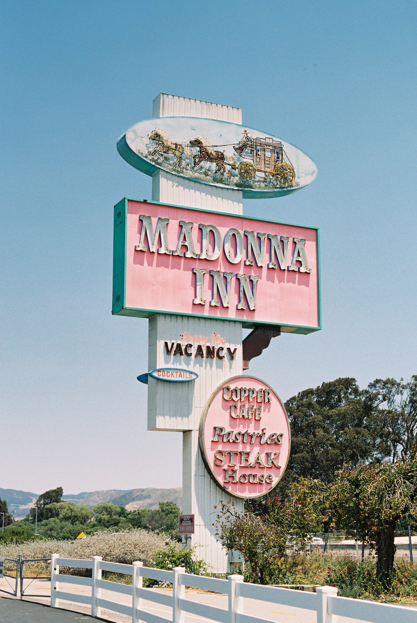 madonna inn wedding00097.jpg