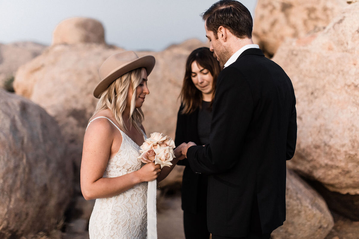 joshua tree elopement with flora pop00012.jpg