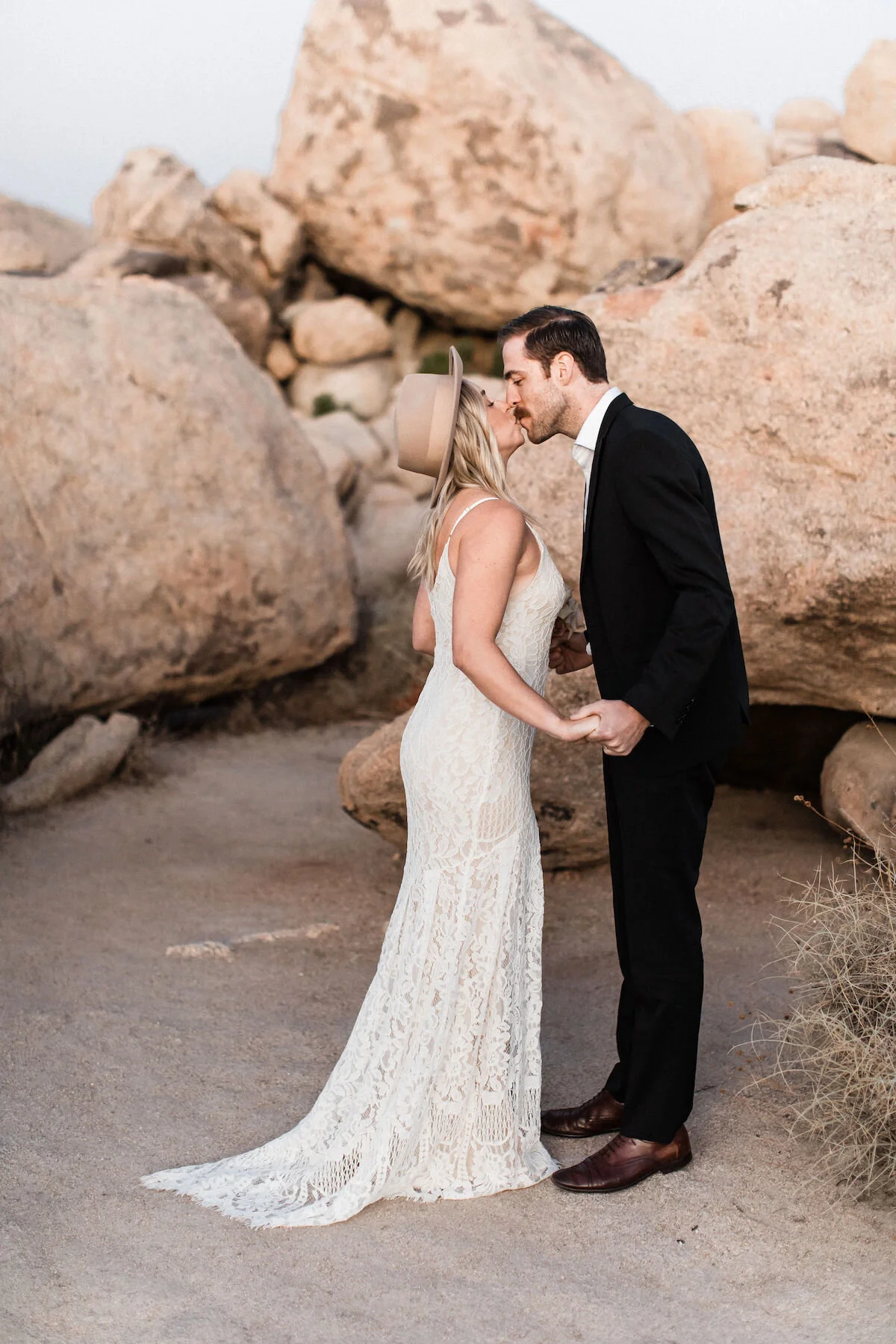 joshua tree elopement with flora pop00015.jpg