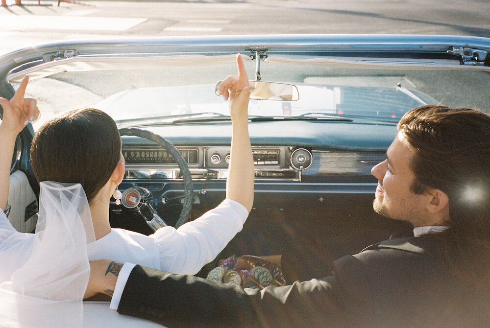 little white wedding chapel las vegas elopement00066.jpg