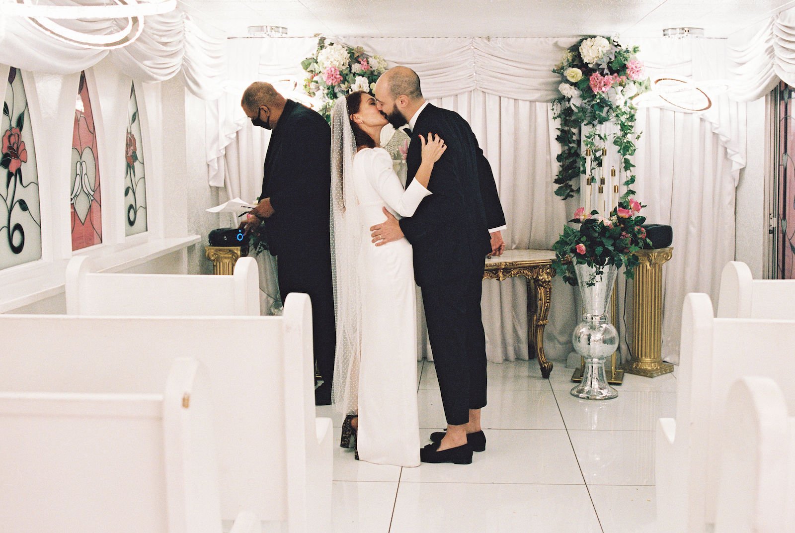 las vegas little white wedding chapel elopement on film 52.jpg