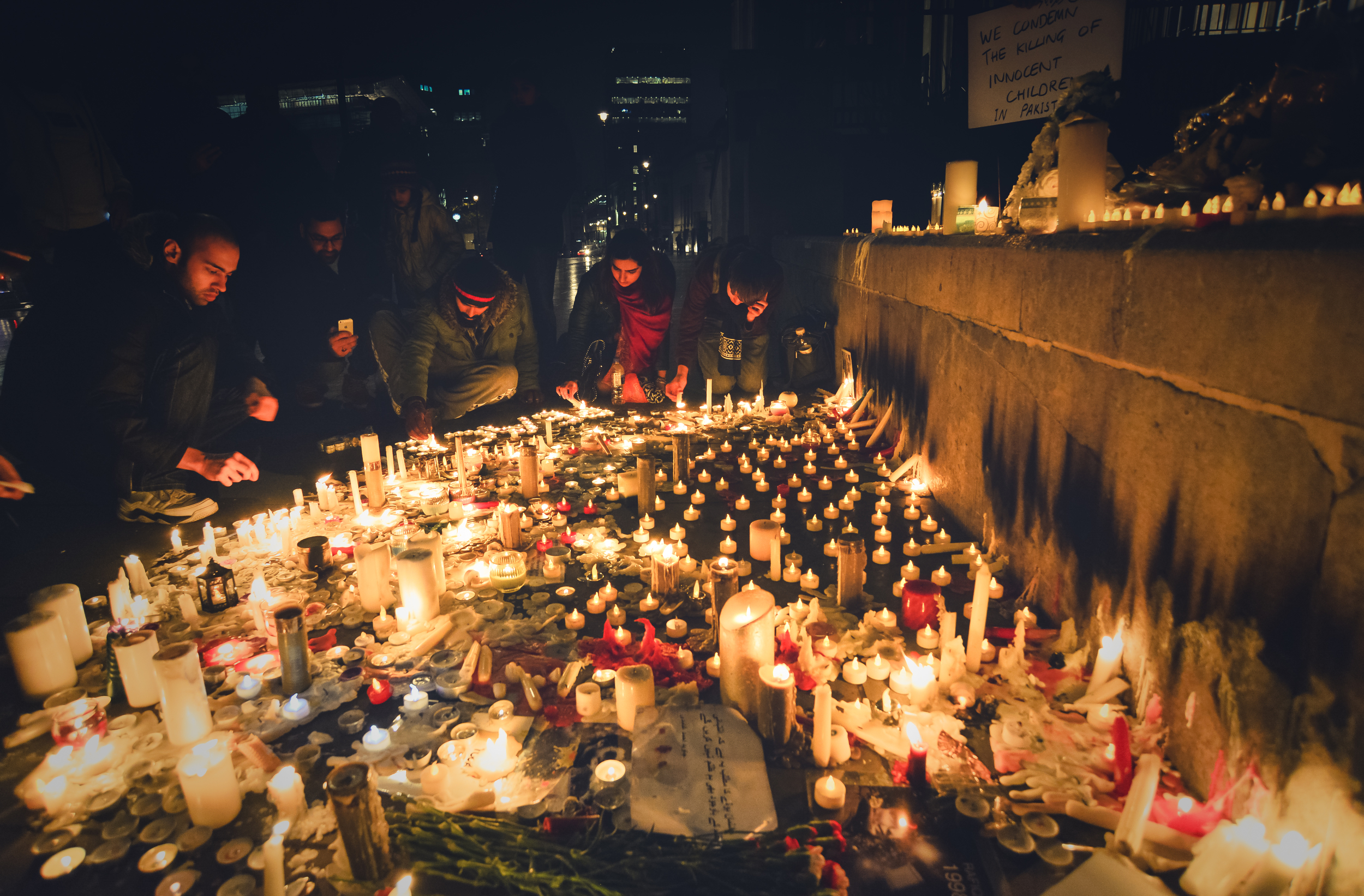 Candlelight vigil for the victims of the Peshawar school siege. By Kashif Haque (own work), via Wikimedia Commons