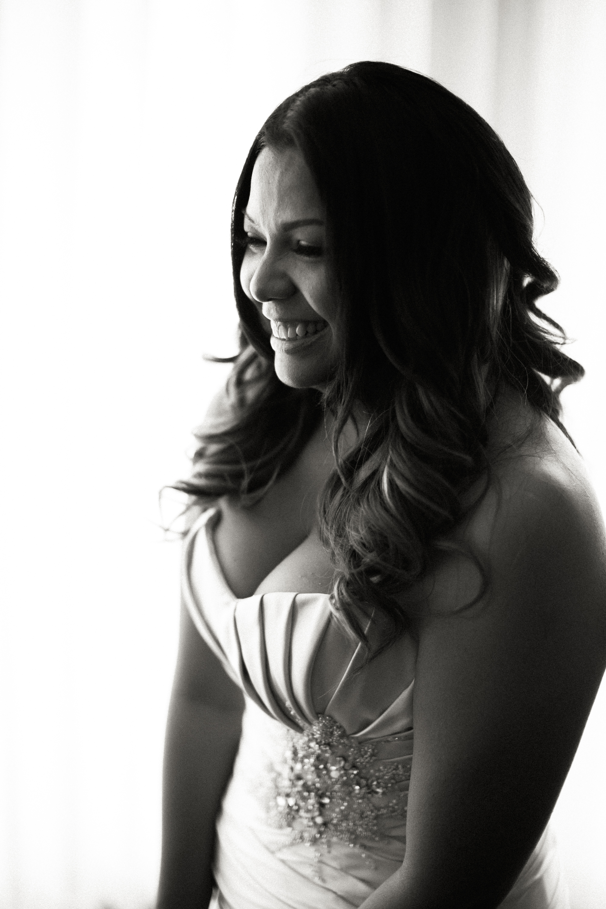 MikeAndGina_NeportDunes_BrandonJFerlinPhotography-14.jpg