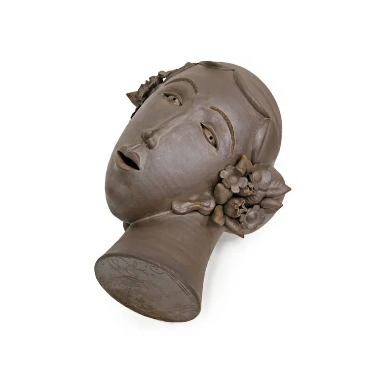 Grimm_Nevica_Female_Head_laying__master.jpg