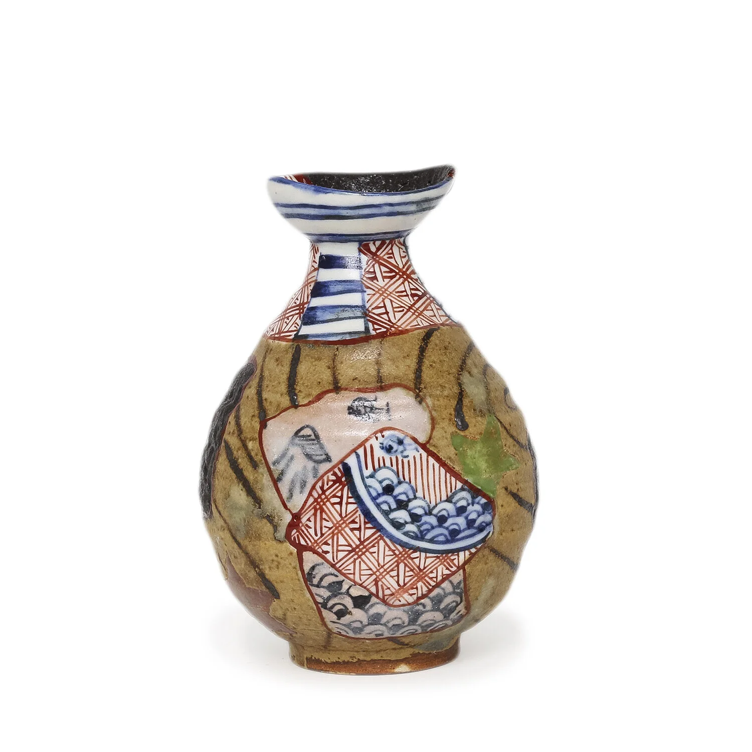 Scythe_Yobitsugi Round Sake Bottle 02_Nevica_04-web.jpg